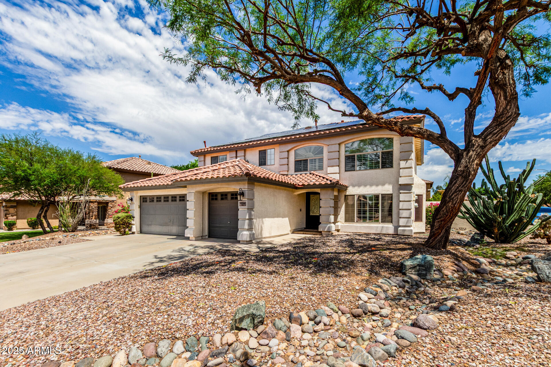 7242 W CRABAPPLE Drive