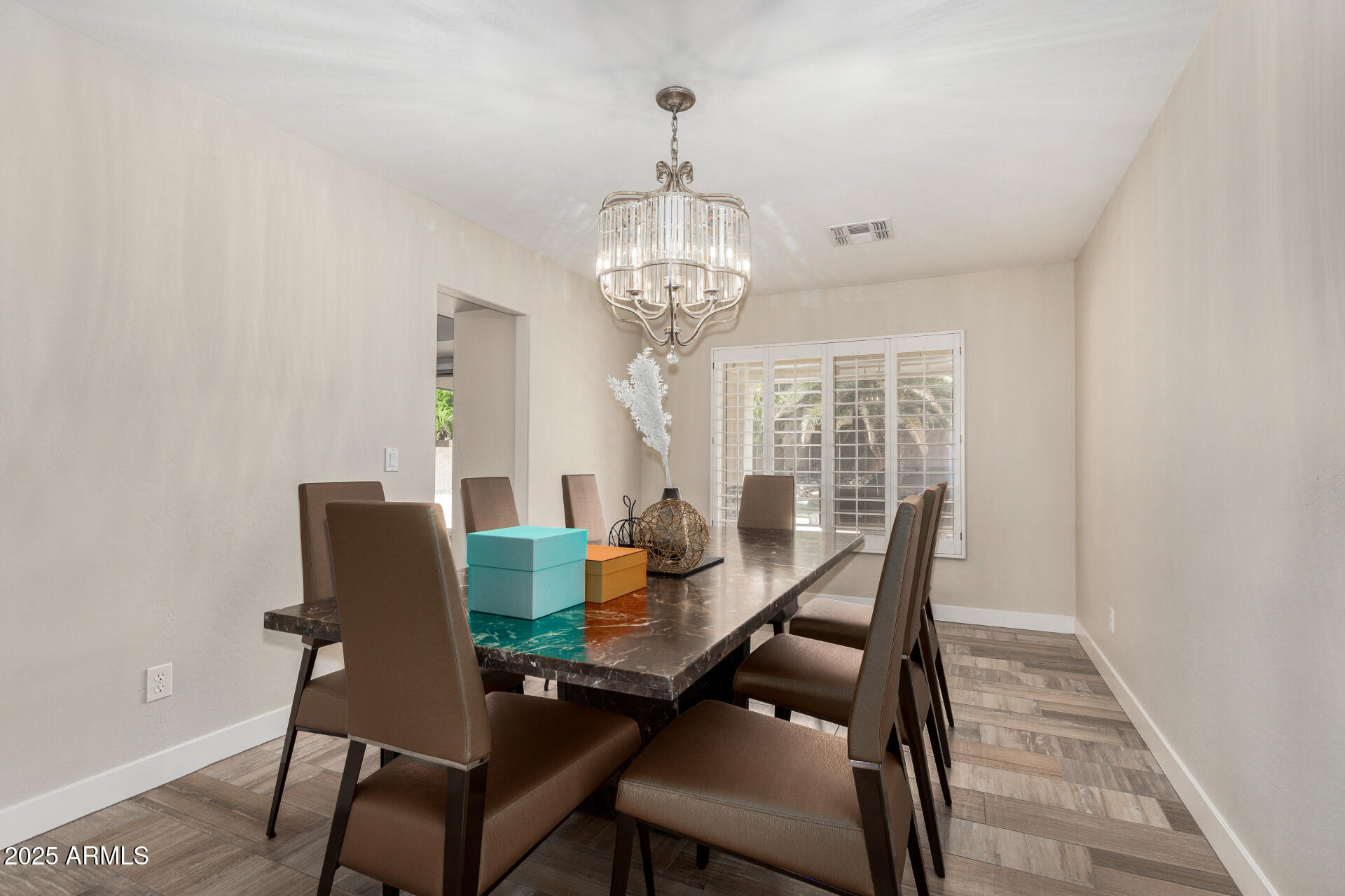 7242 W CRABAPPLE Drive