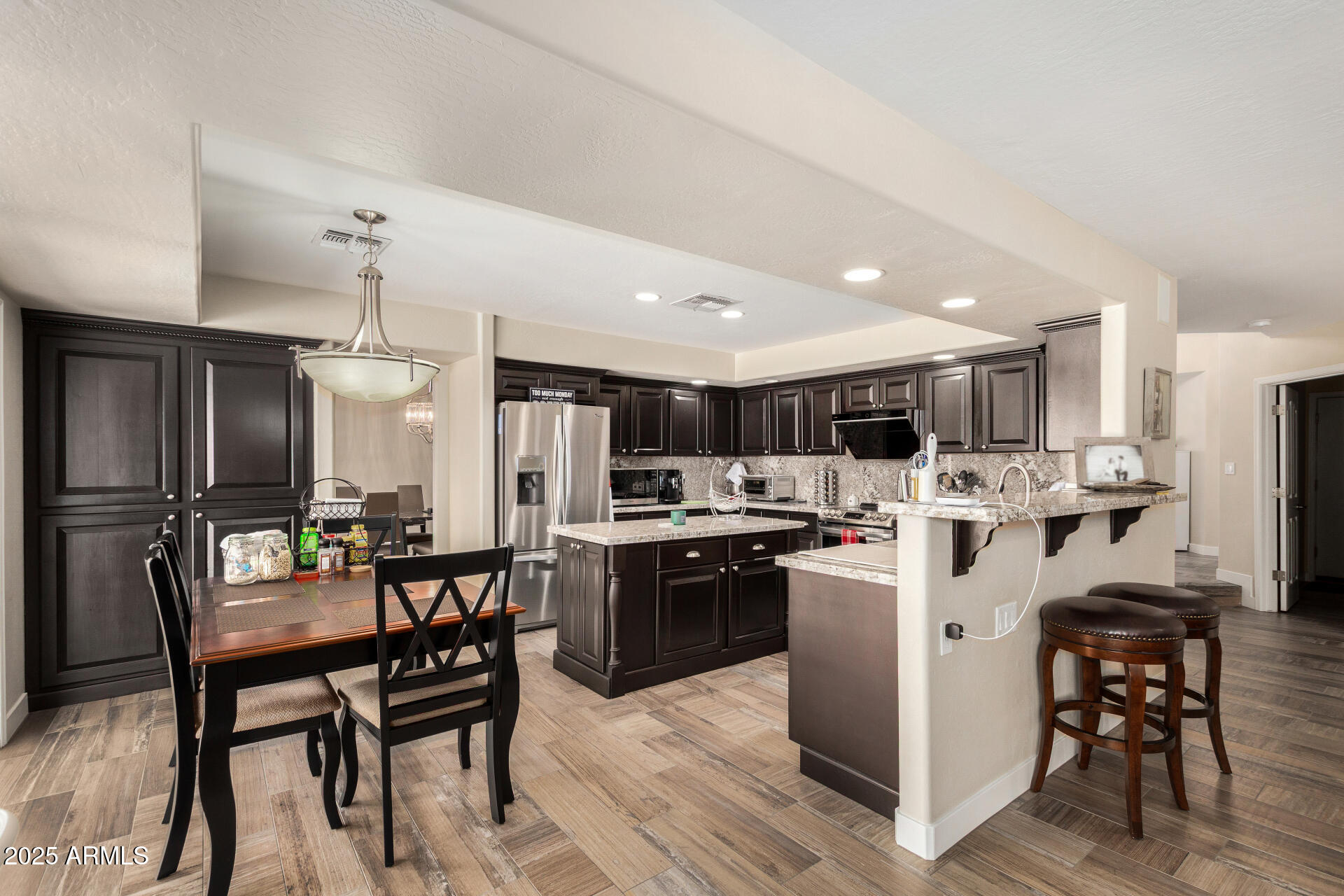 7242 W CRABAPPLE Drive