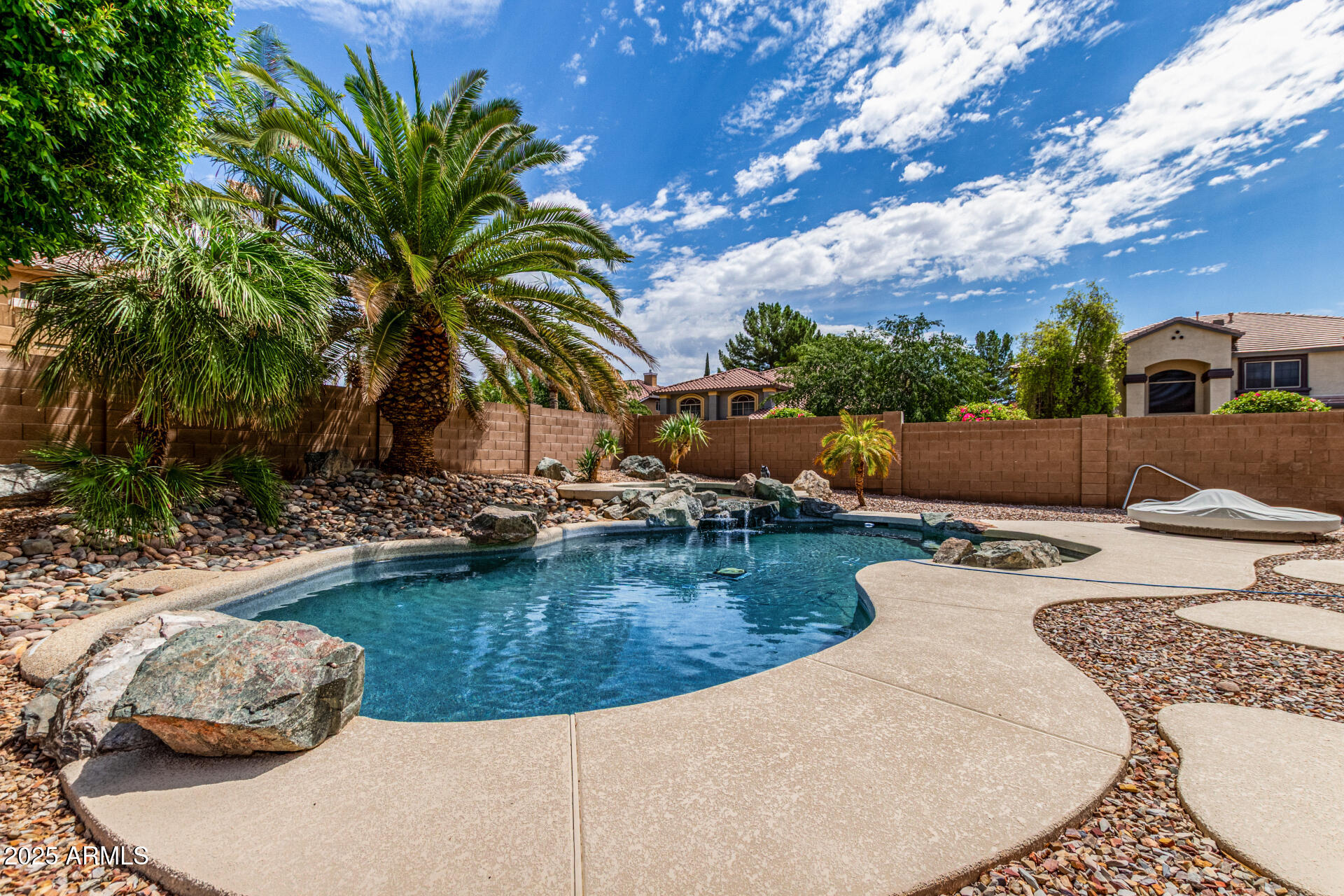 7242 W CRABAPPLE Drive