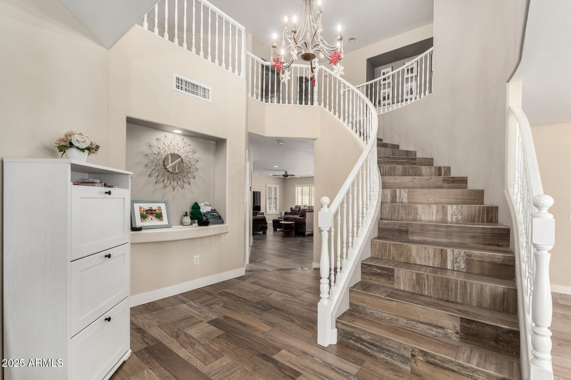 7242 W CRABAPPLE Drive