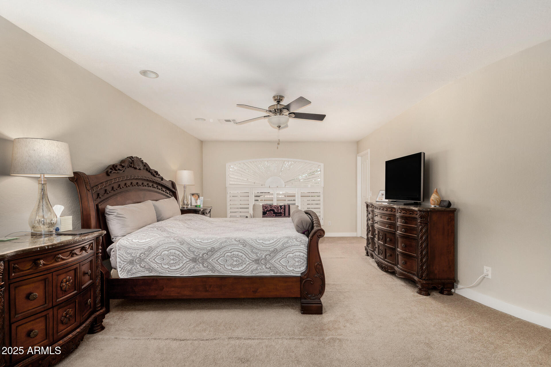 7242 W CRABAPPLE Drive