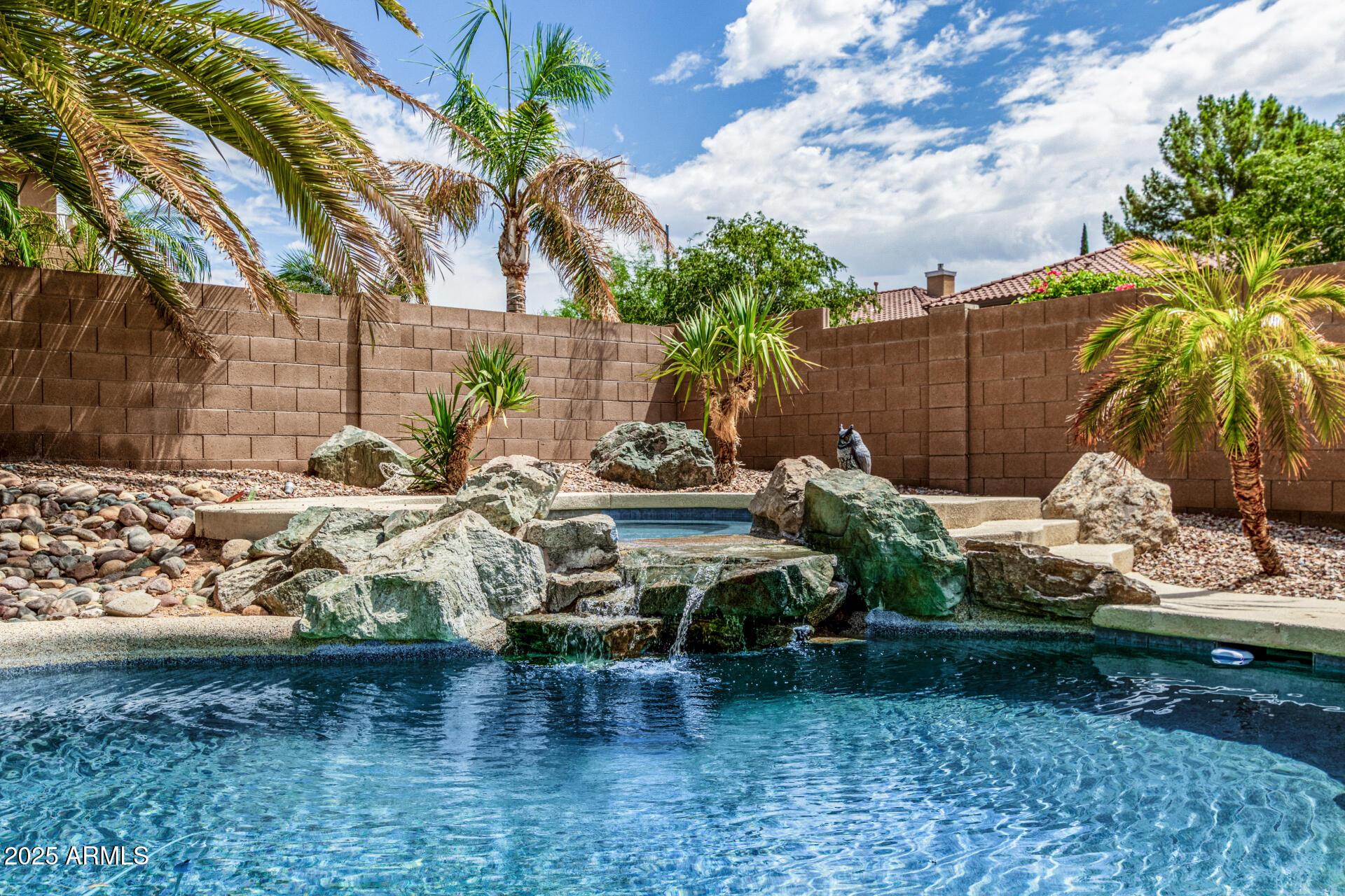 7242 W CRABAPPLE Drive