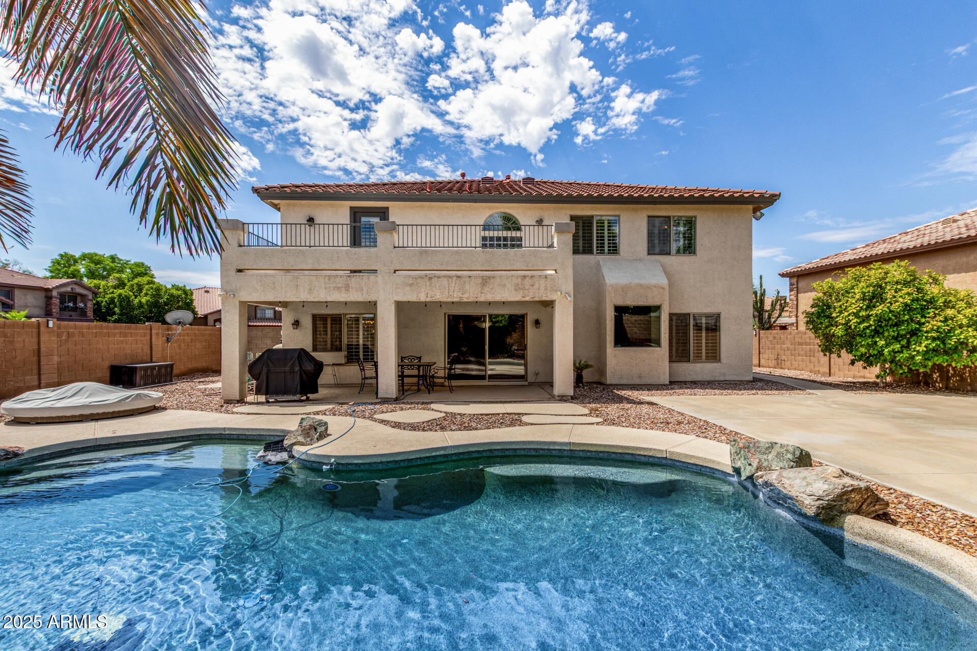 7242 W CRABAPPLE Drive