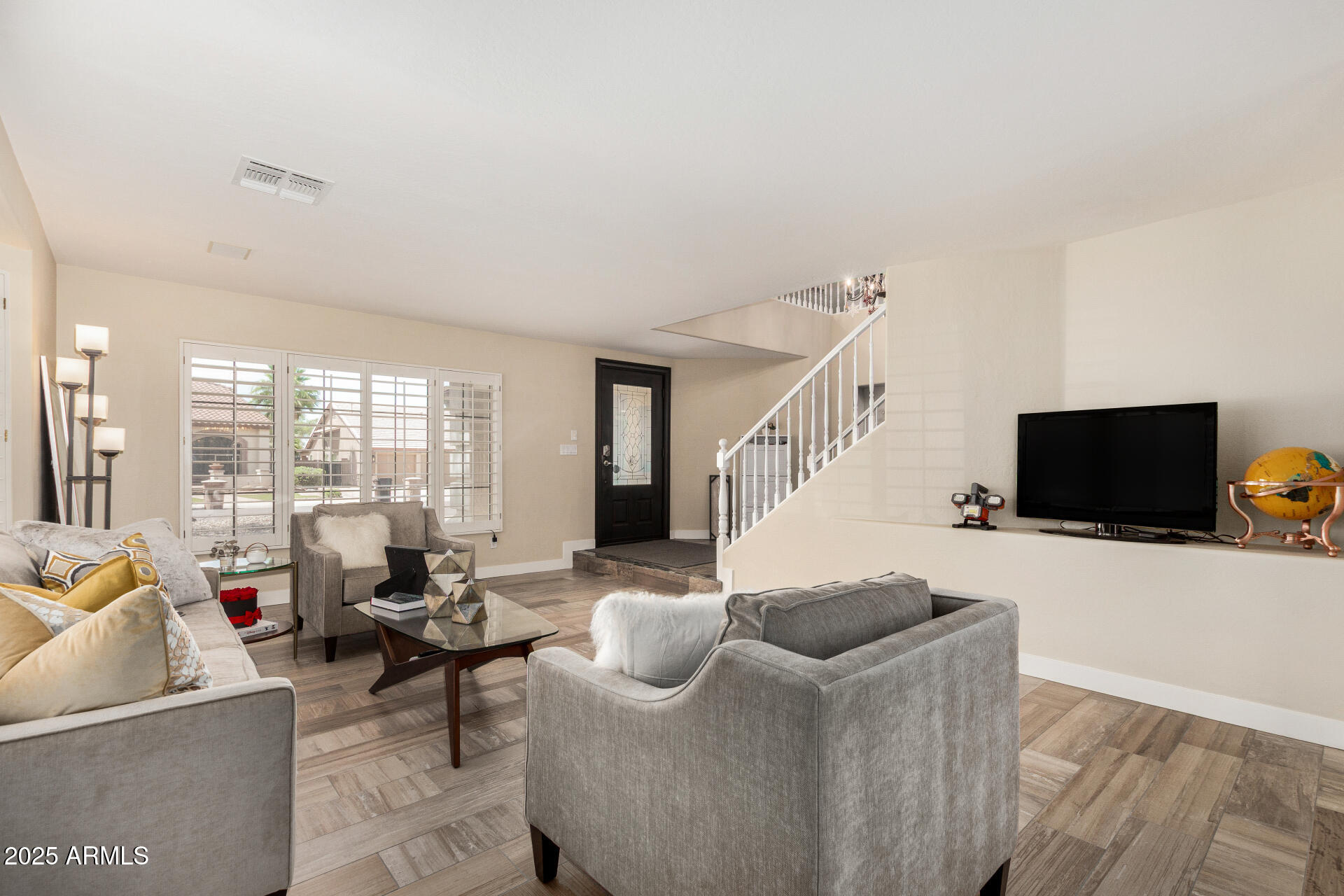 7242 W CRABAPPLE Drive