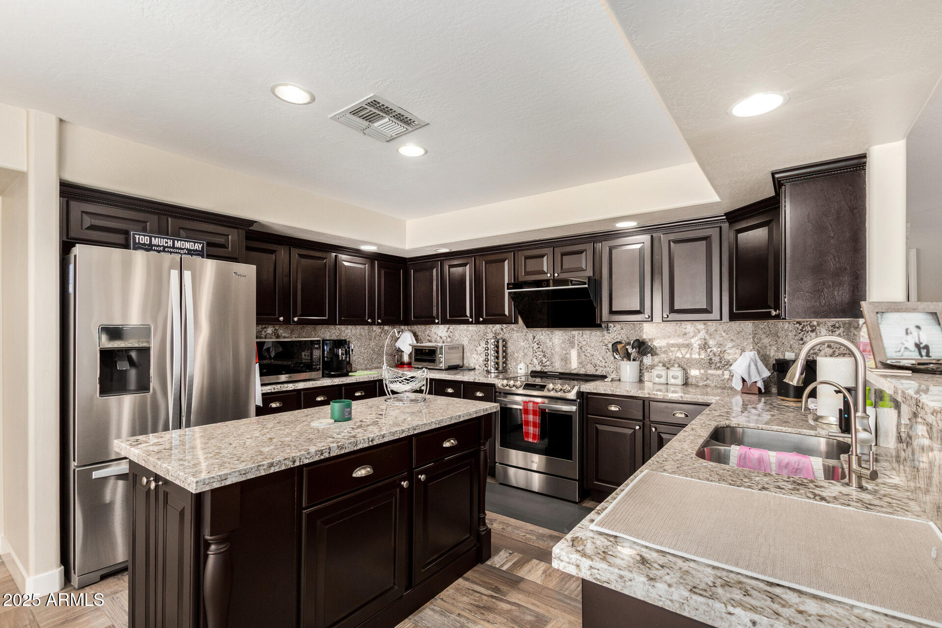 7242 W CRABAPPLE Drive