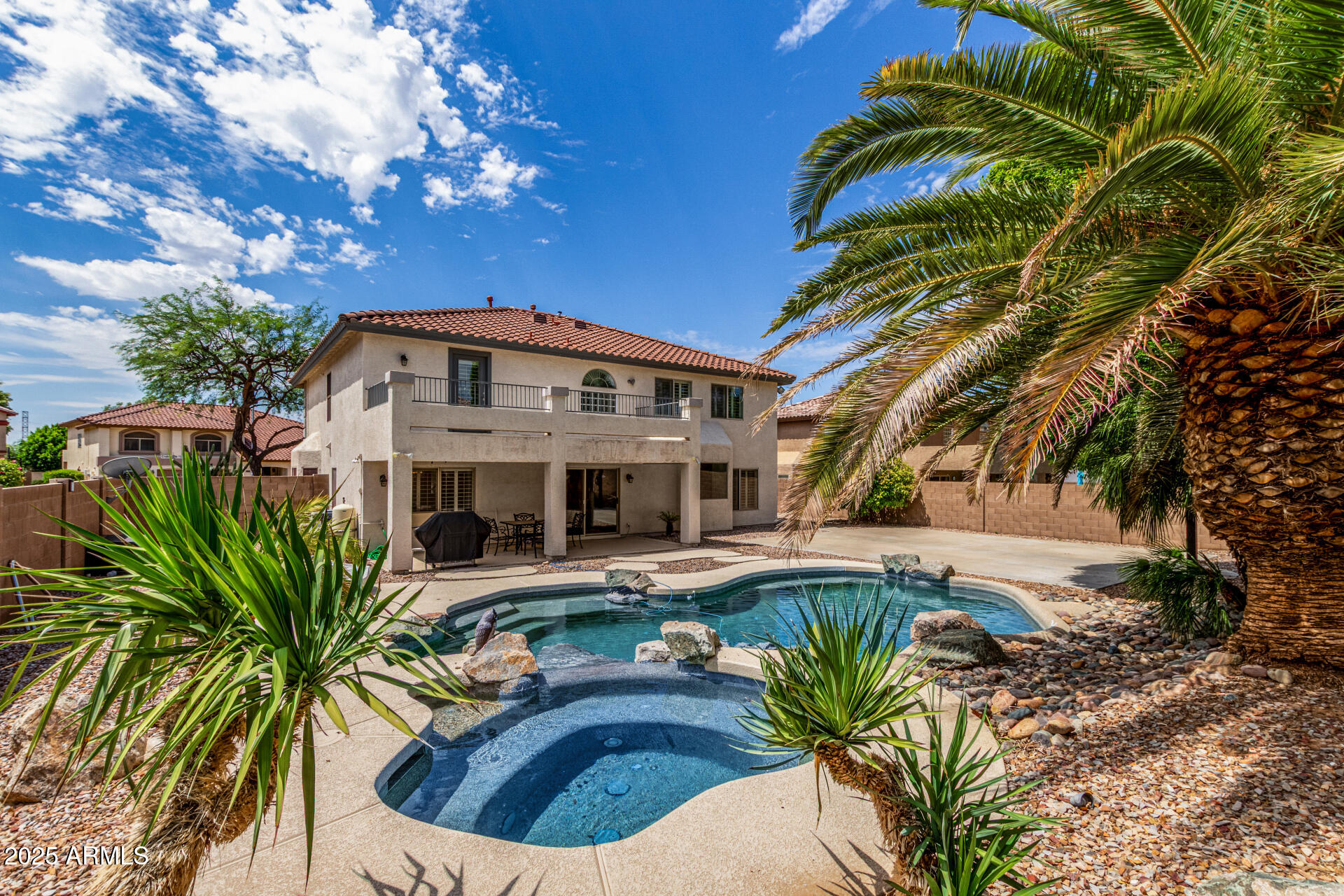 7242 W CRABAPPLE Drive