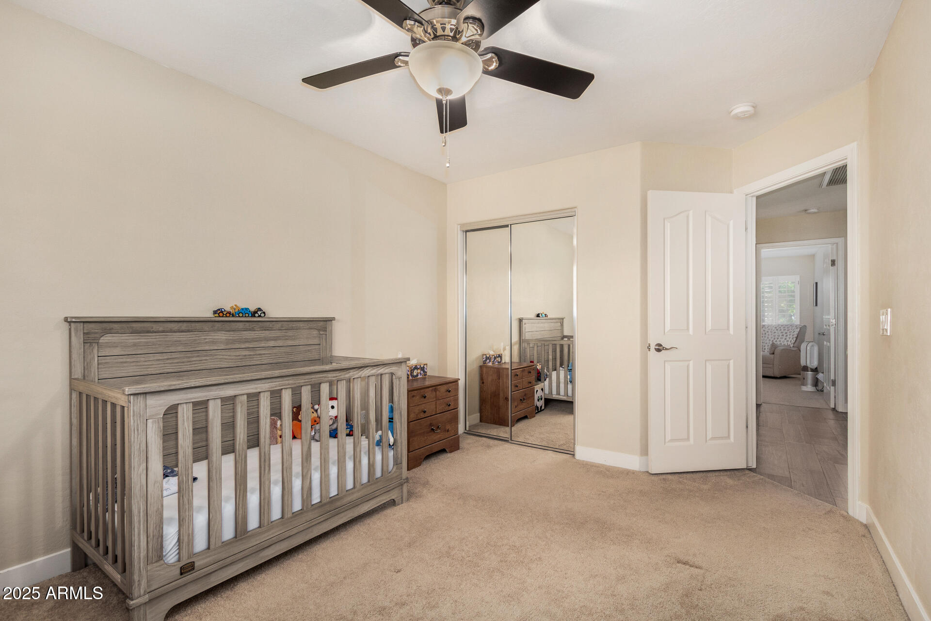7242 W CRABAPPLE Drive