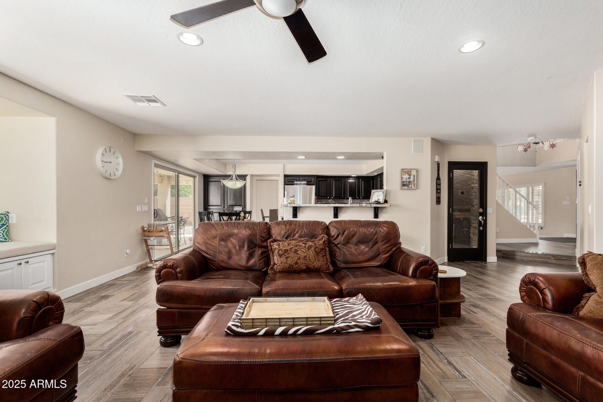 7242 W CRABAPPLE Drive