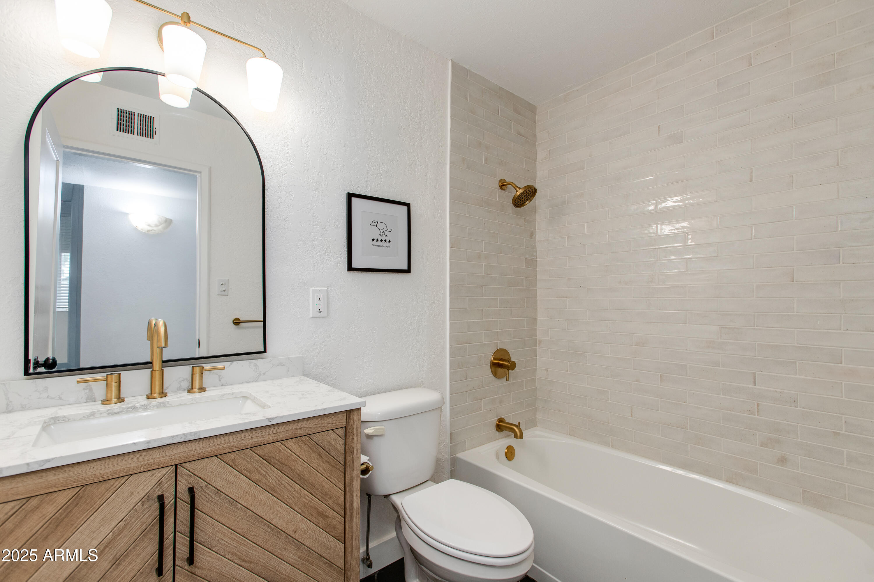 6802 E LOMA LAND Drive