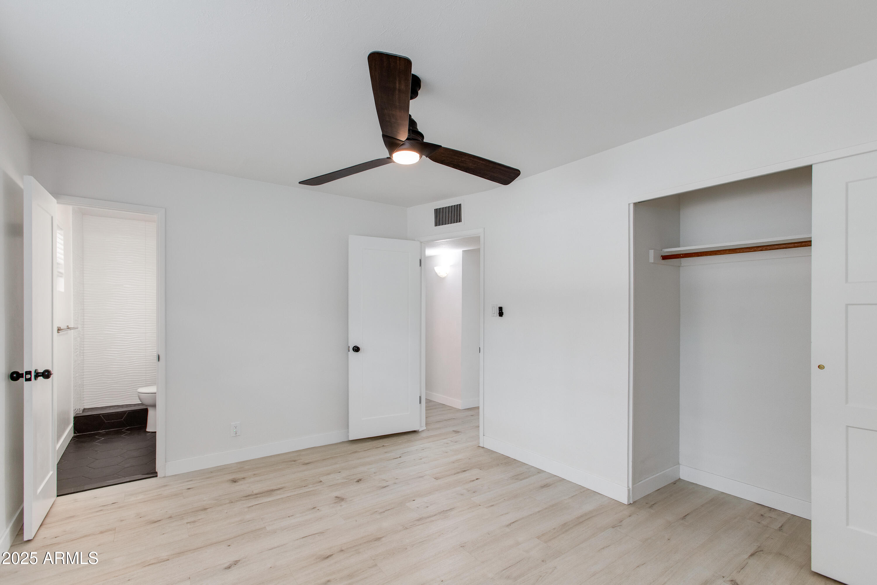 6802 E LOMA LAND Drive