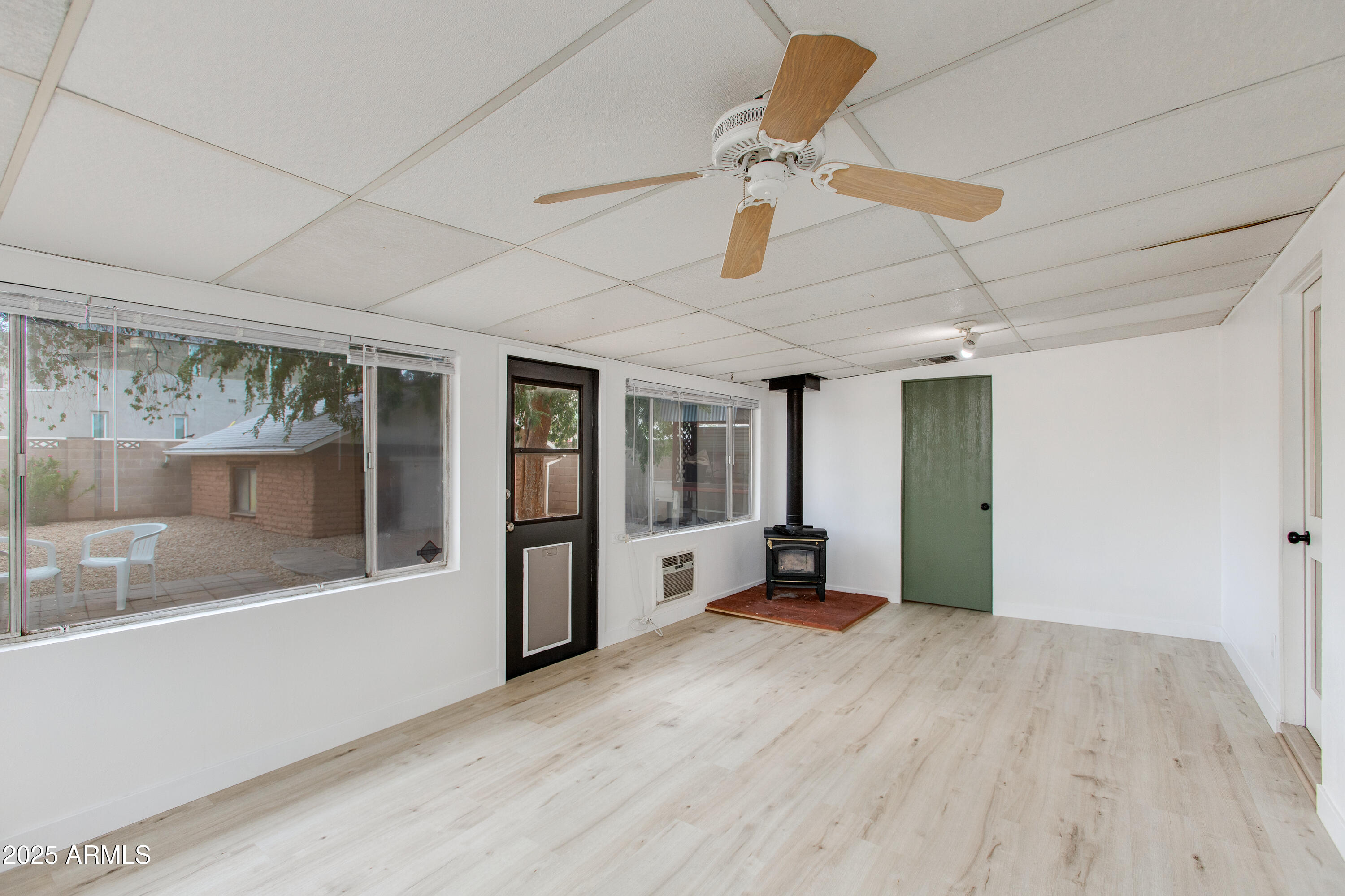 6802 E LOMA LAND Drive