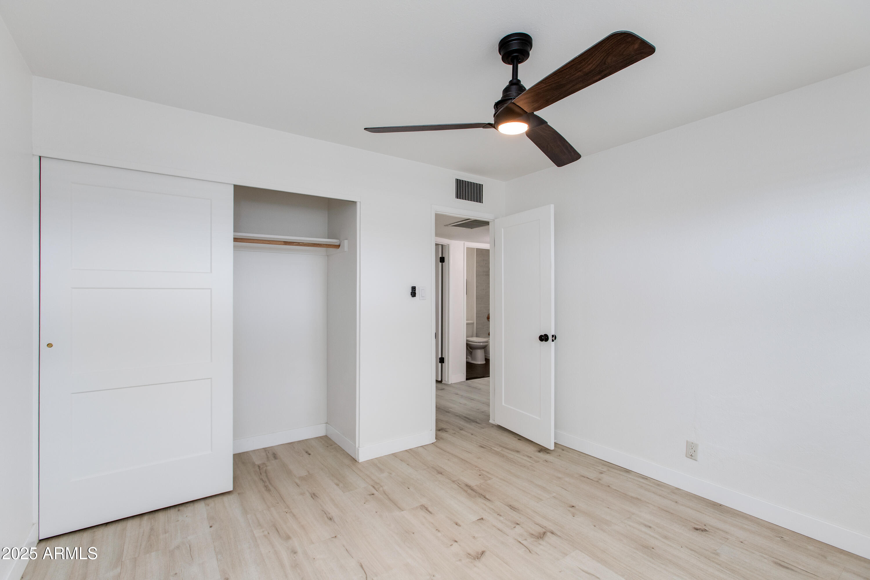 6802 E LOMA LAND Drive