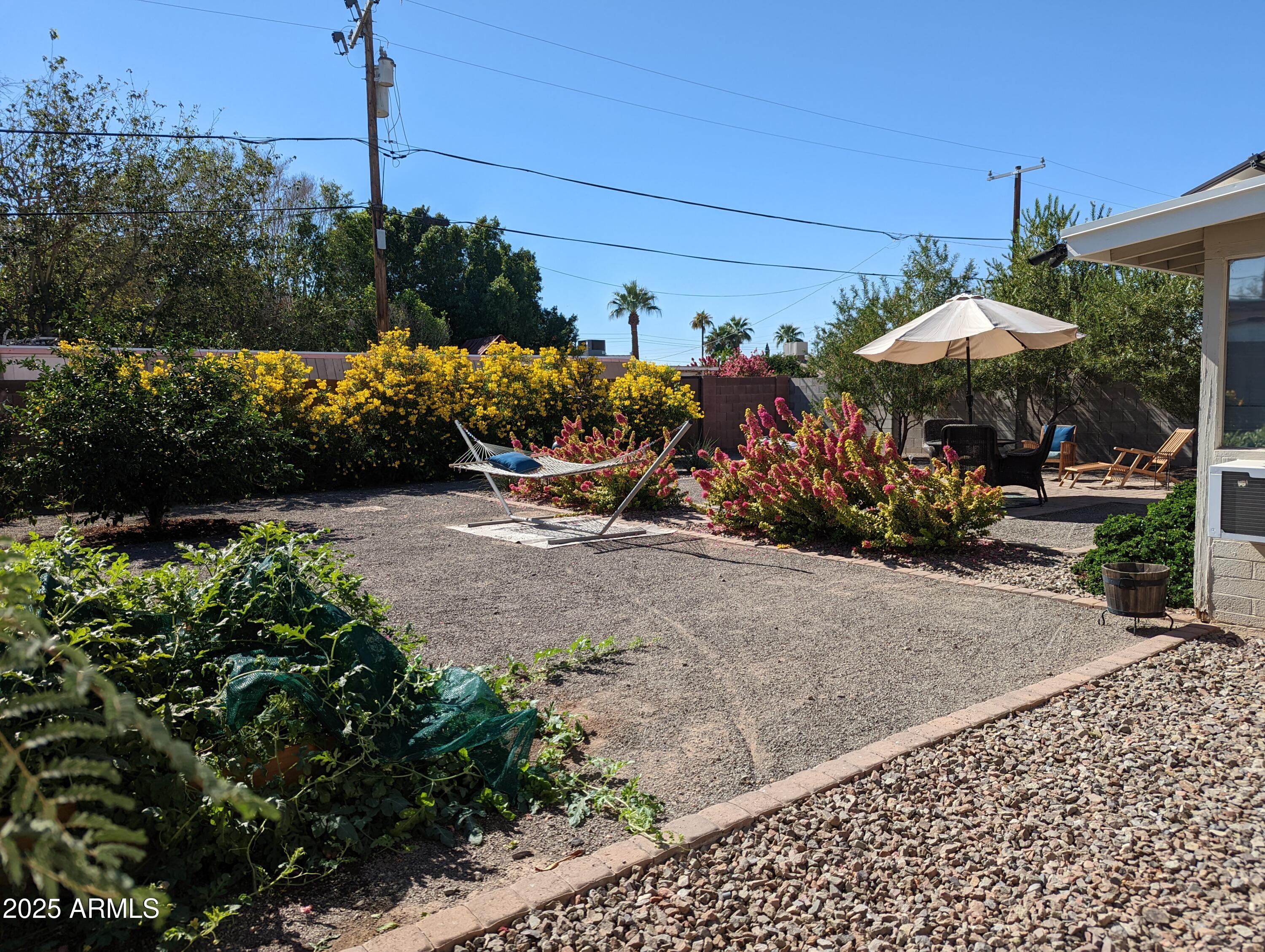 1831 E HUBBELL Street