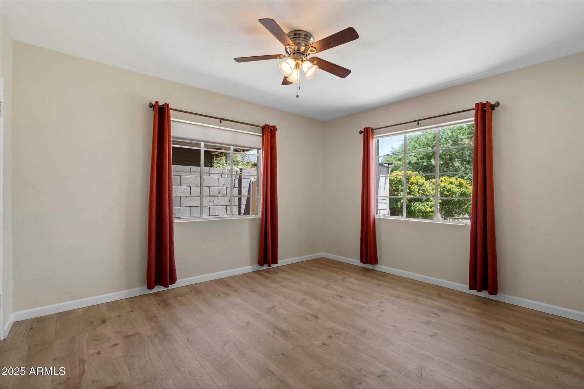 1831 E HUBBELL Street