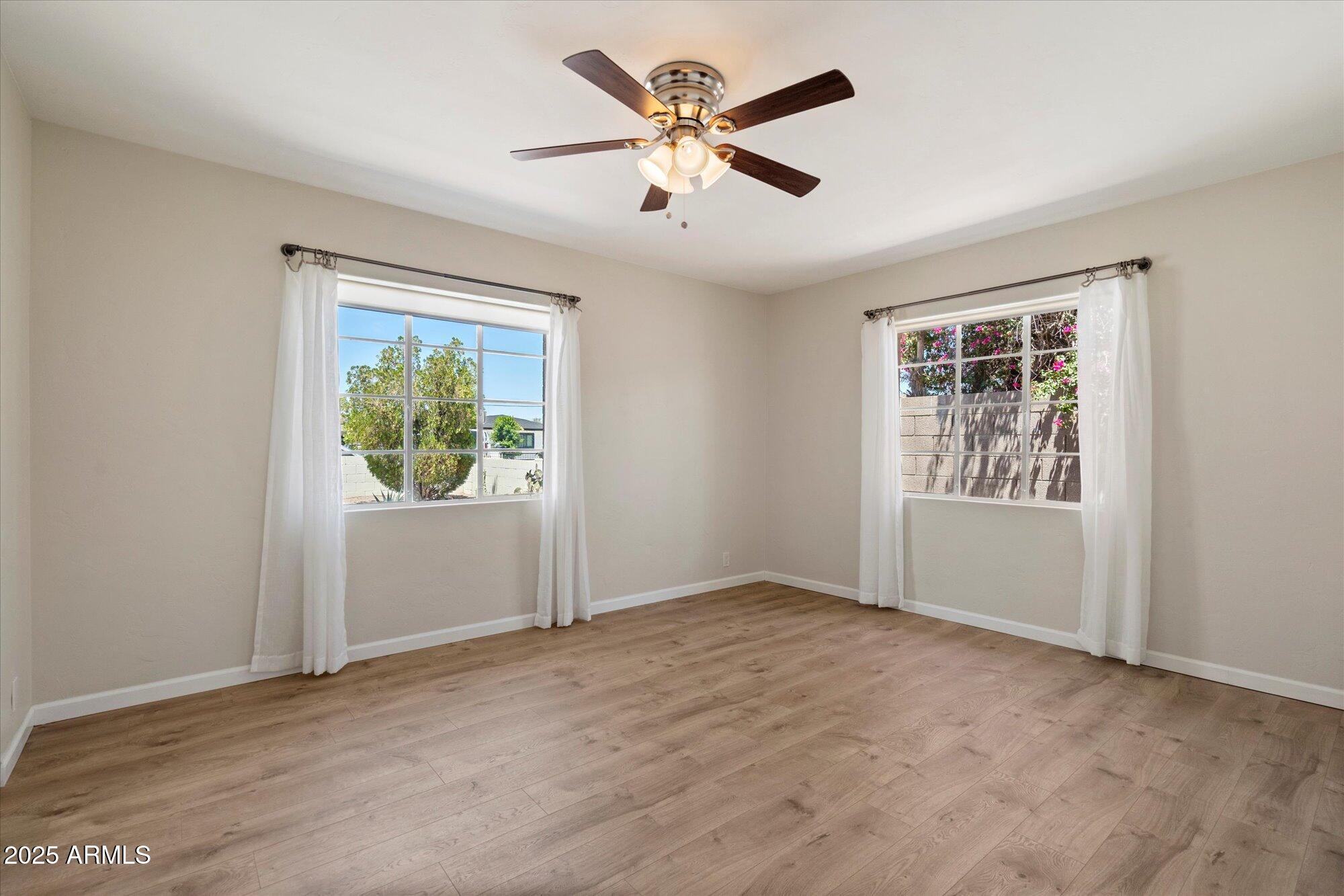 1831 E HUBBELL Street