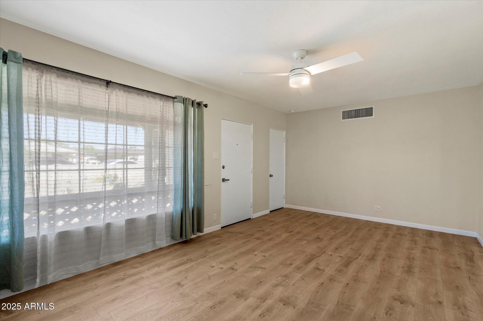 1831 E HUBBELL Street