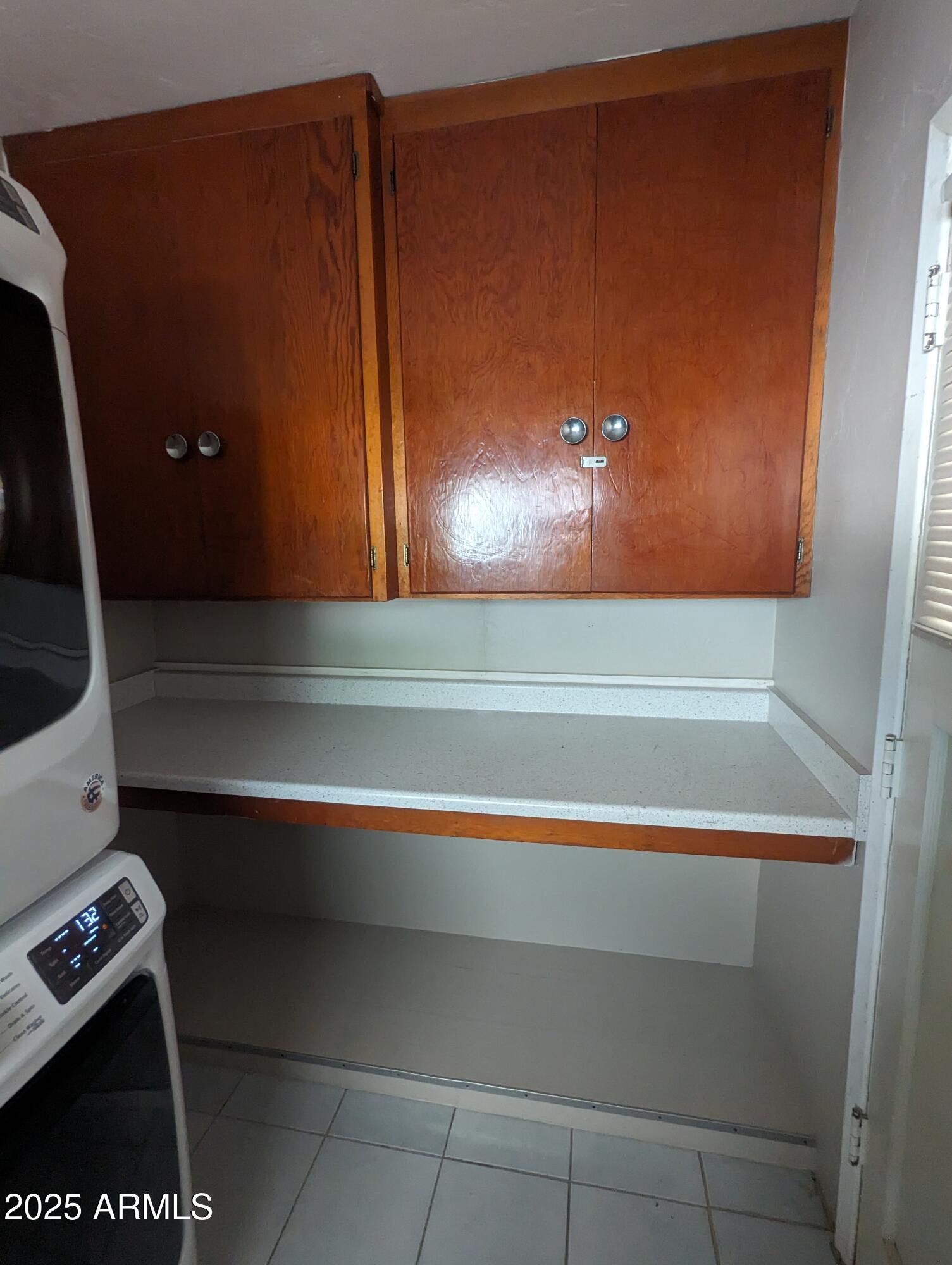 1831 E HUBBELL Street