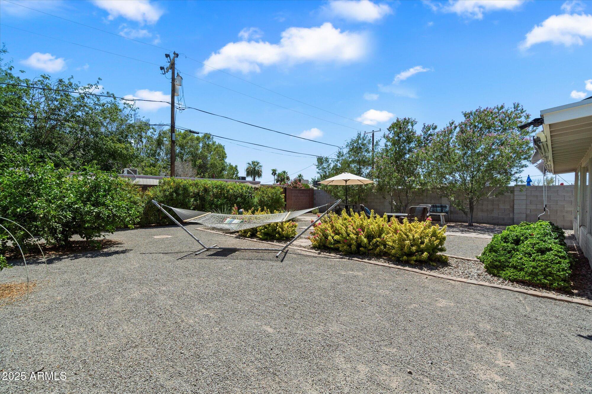 1831 E HUBBELL Street