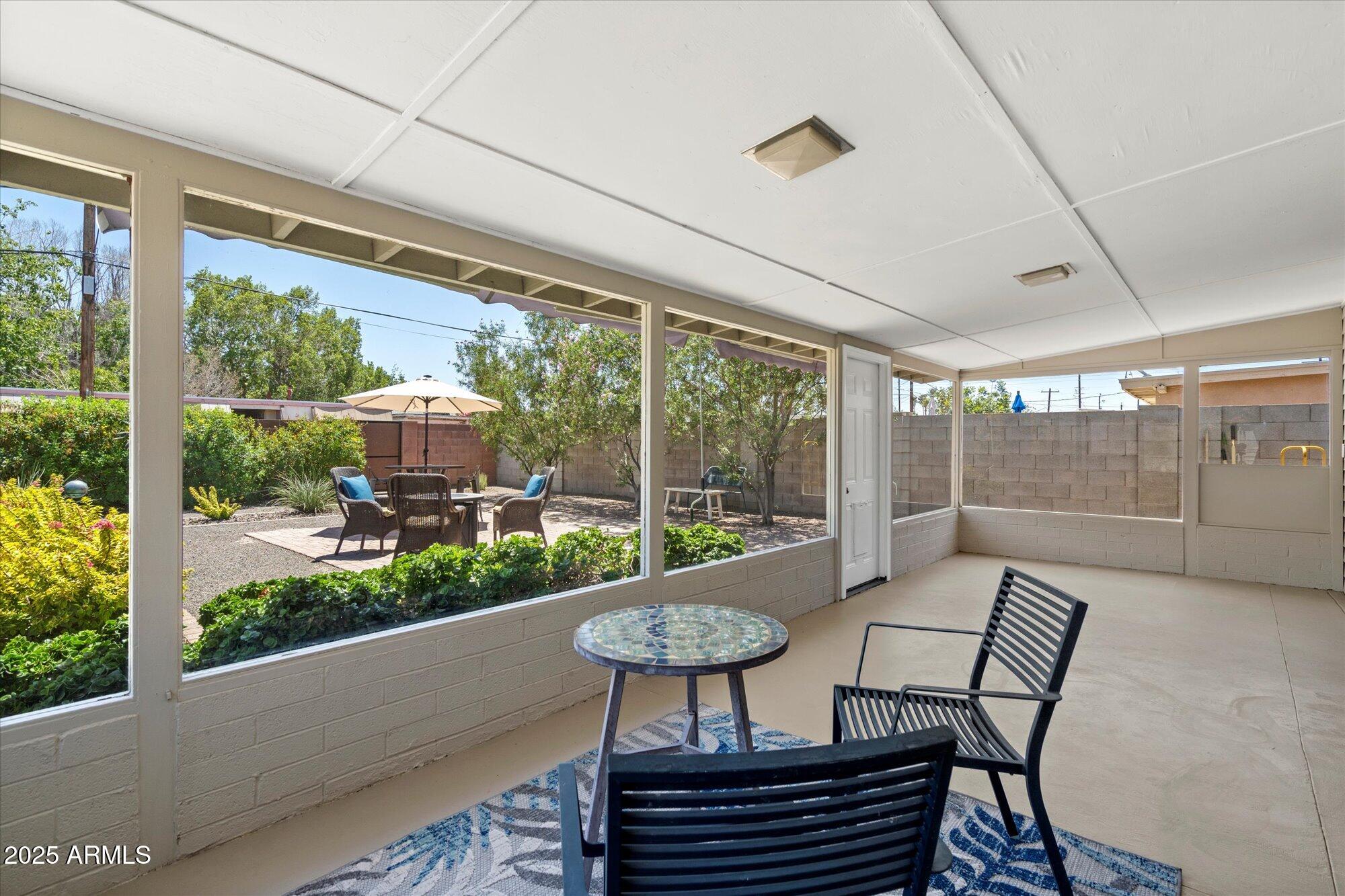 1831 E HUBBELL Street