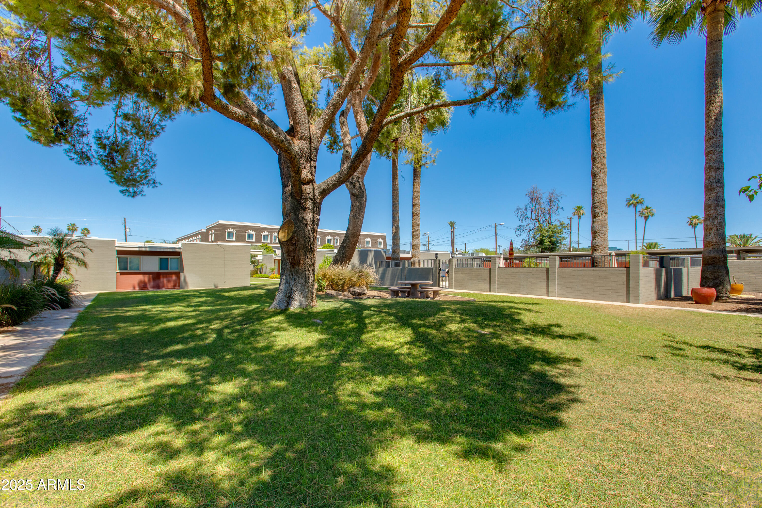 4419 N 27 Street, 25