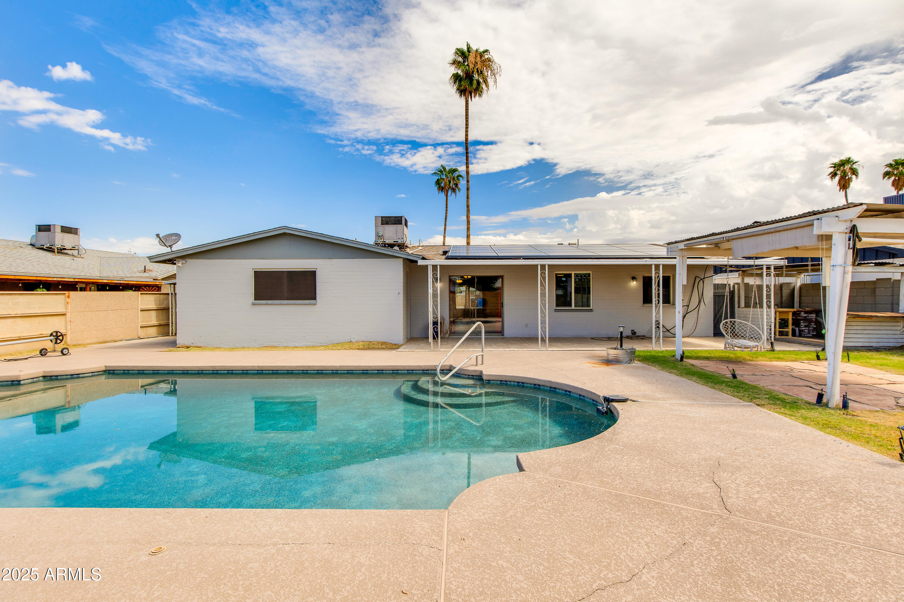 4329 W SIERRA Street