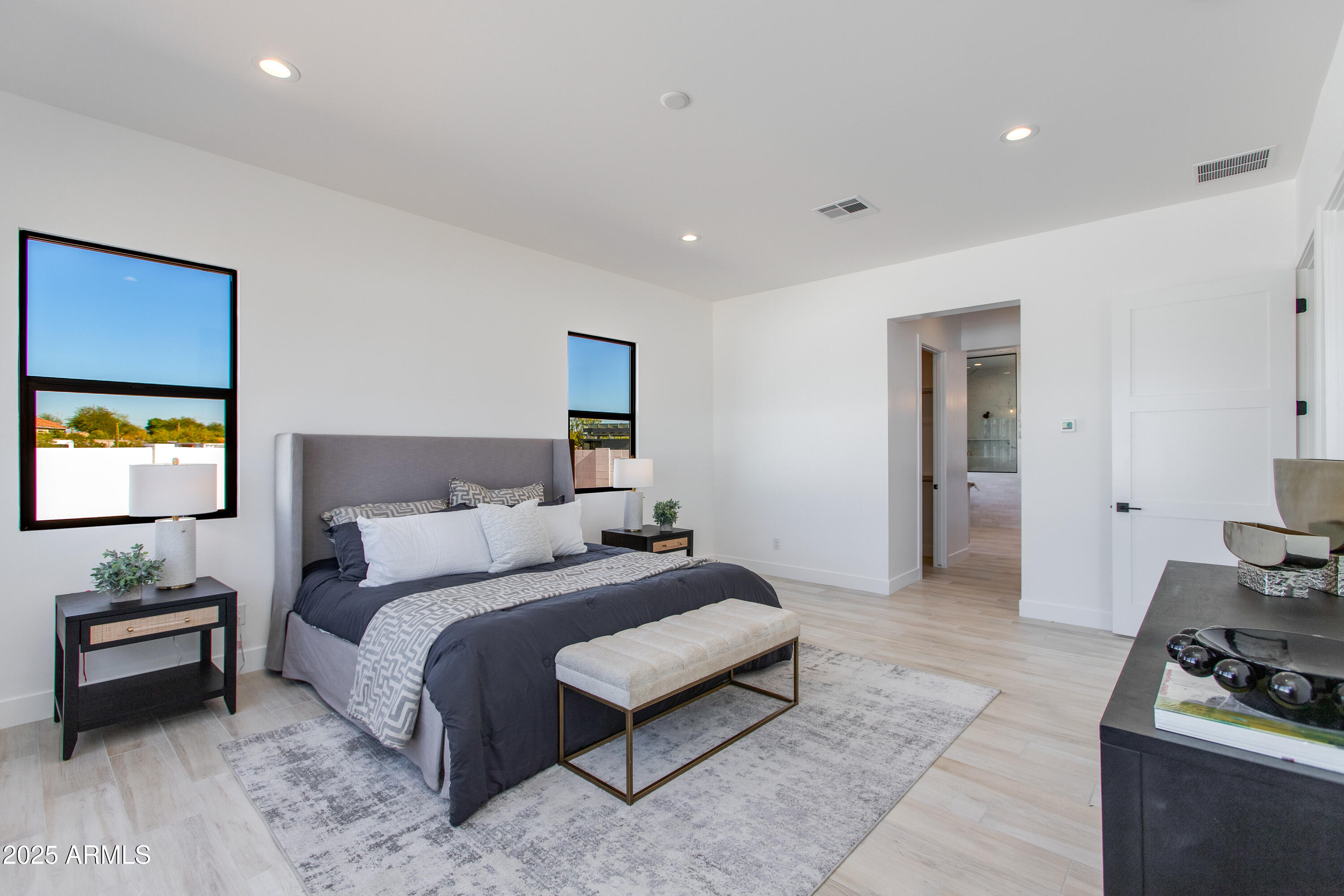 3330 W DESERT DAWN Drive