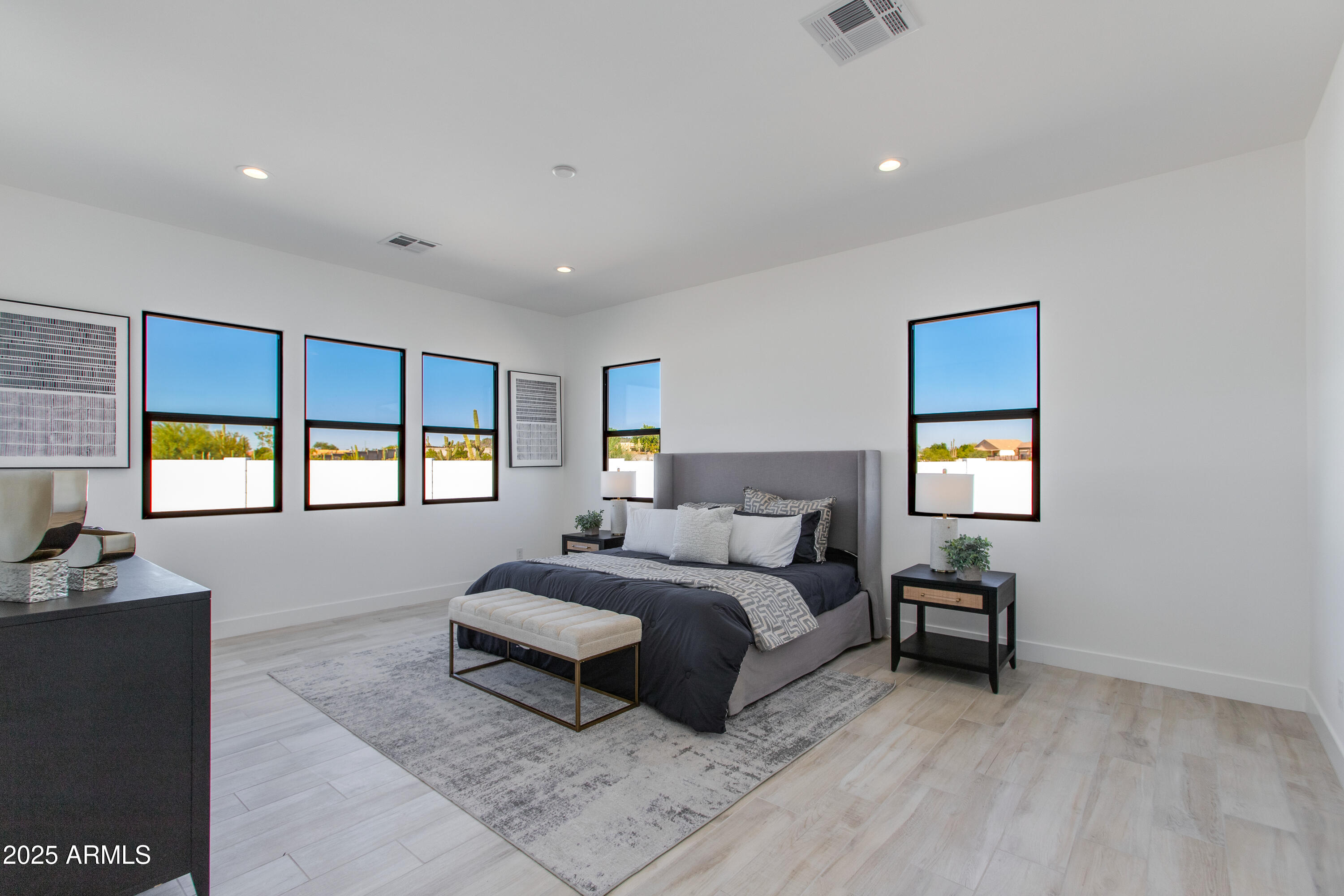 3330 W DESERT DAWN Drive