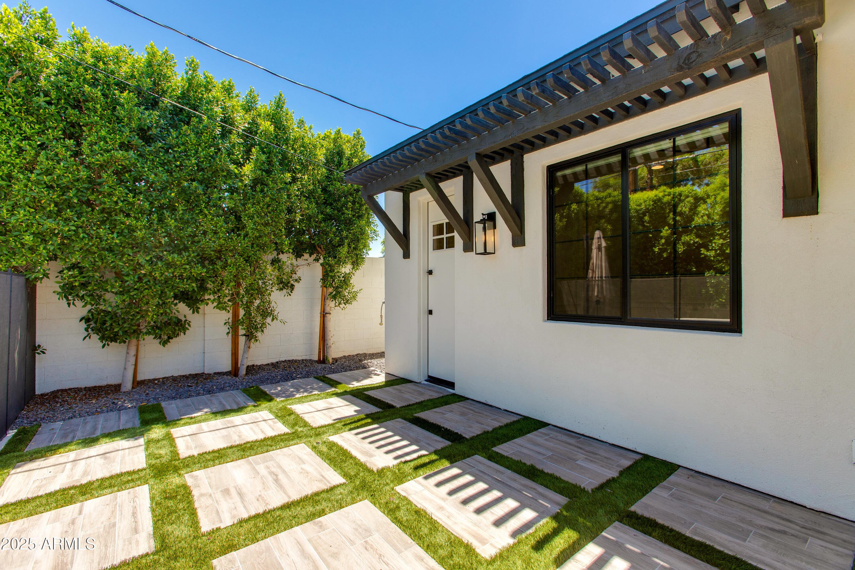 3802 E HIGHLAND Avenue