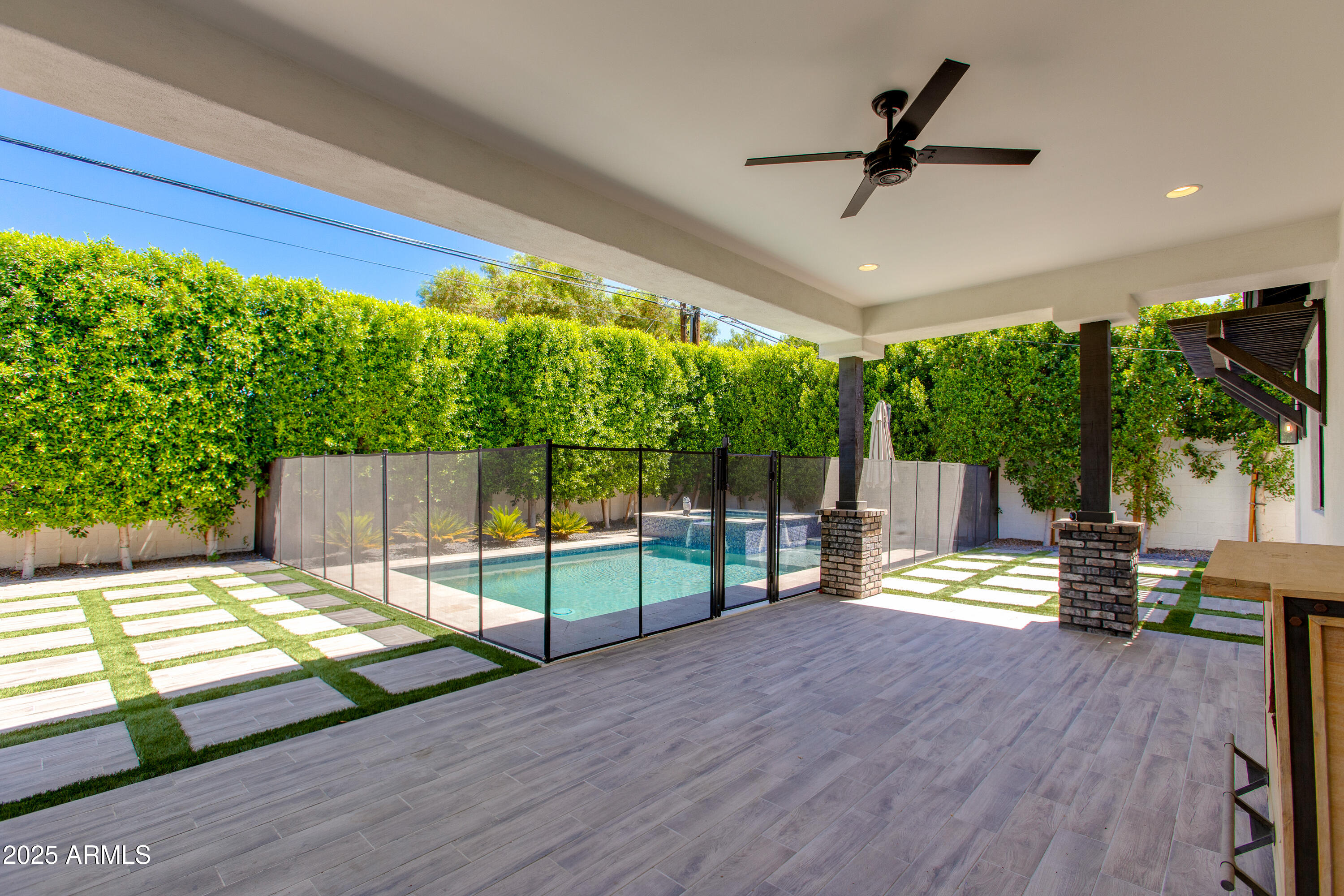 3802 E HIGHLAND Avenue