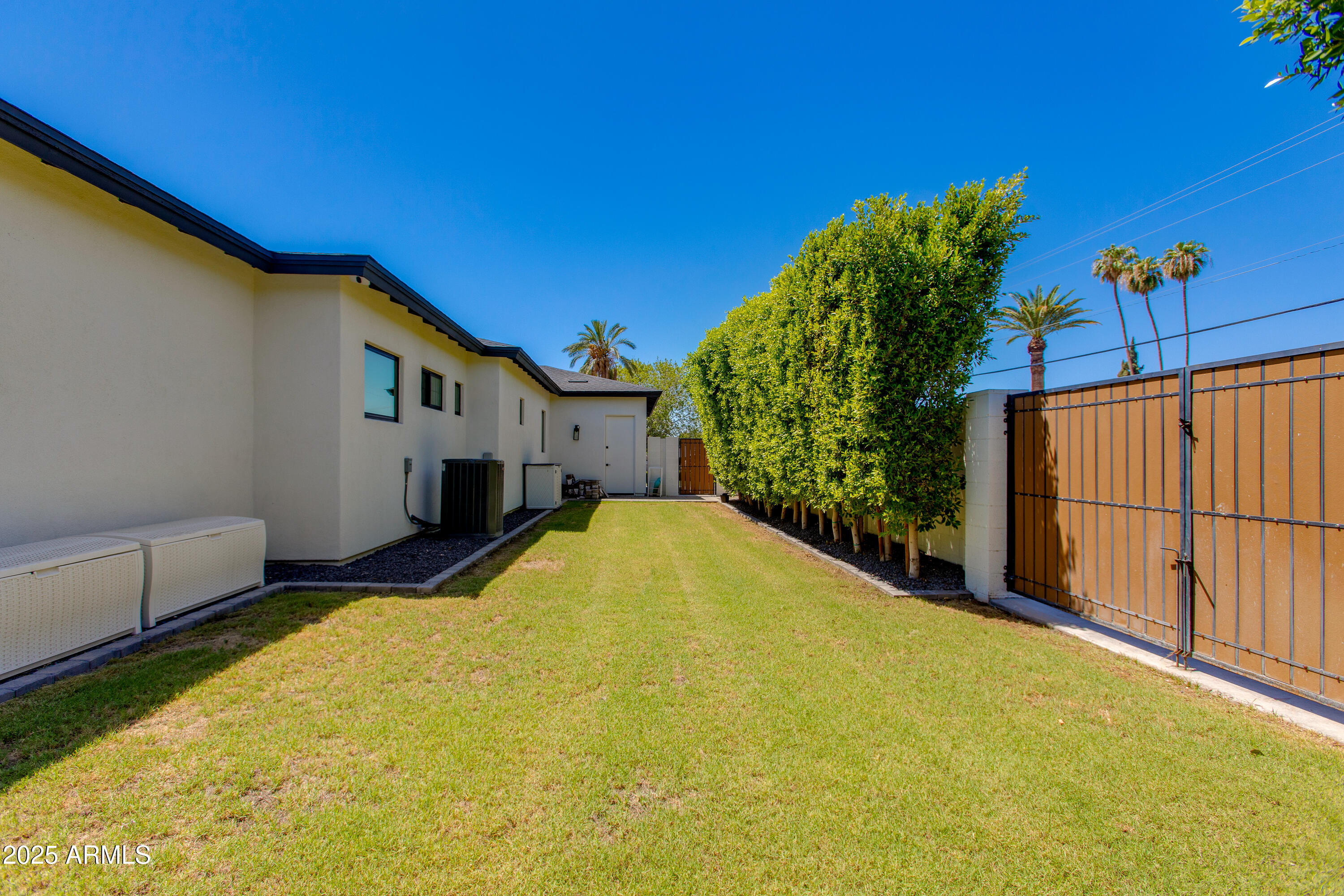 3802 E HIGHLAND Avenue