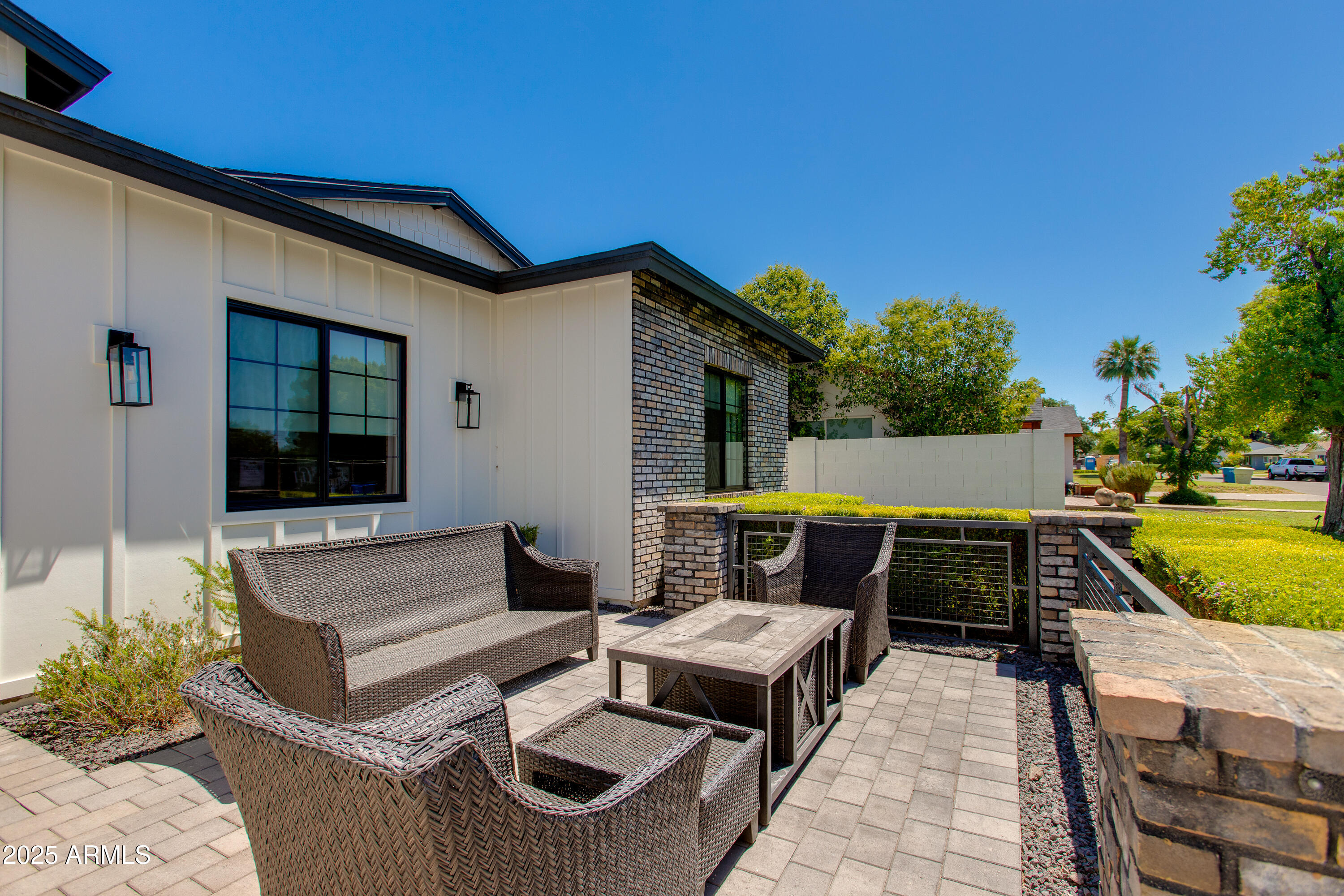 3802 E HIGHLAND Avenue