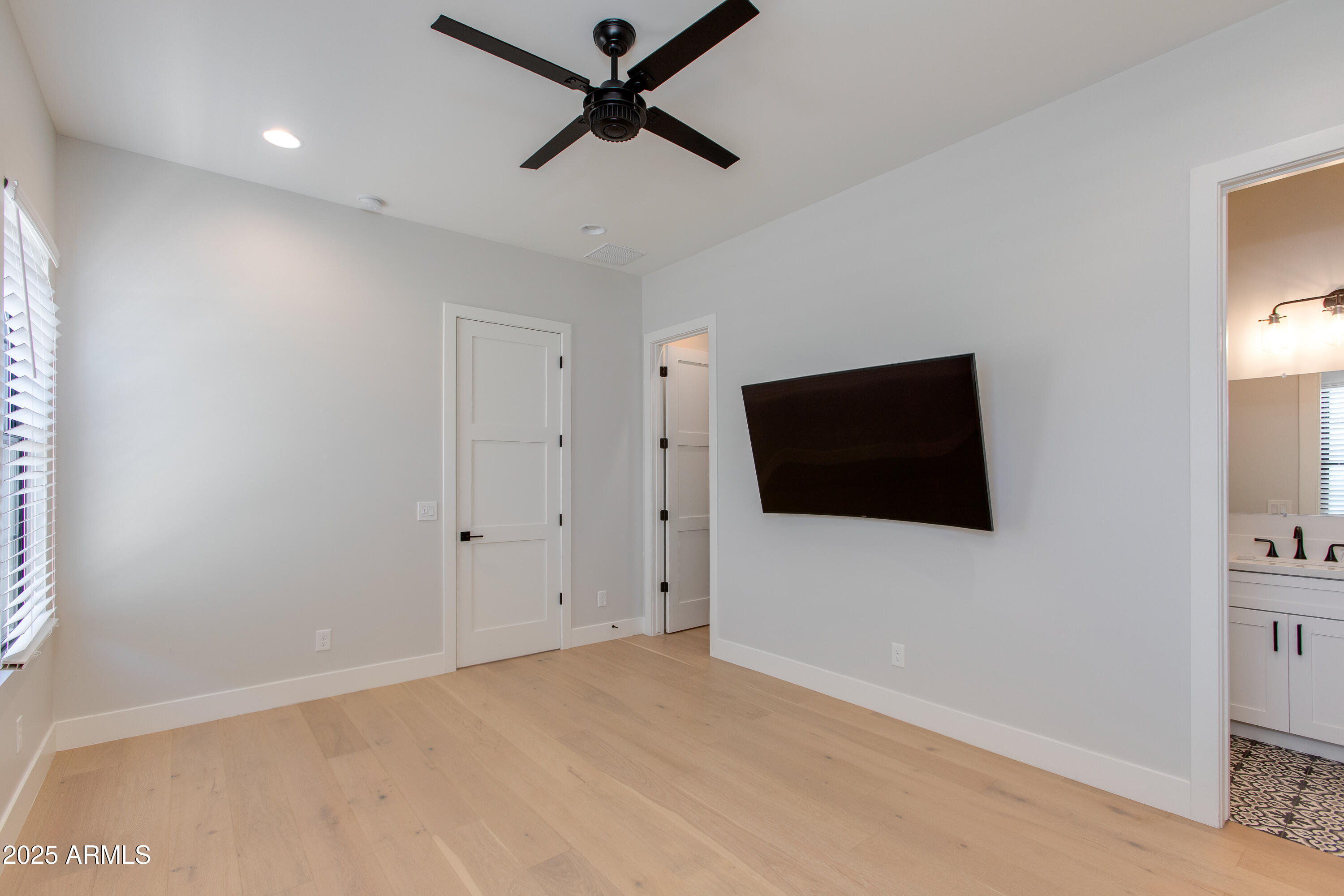 3802 E HIGHLAND Avenue