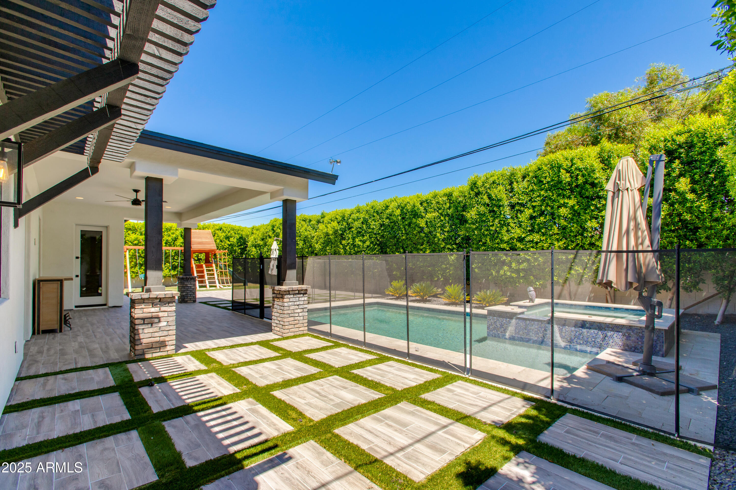 3802 E HIGHLAND Avenue