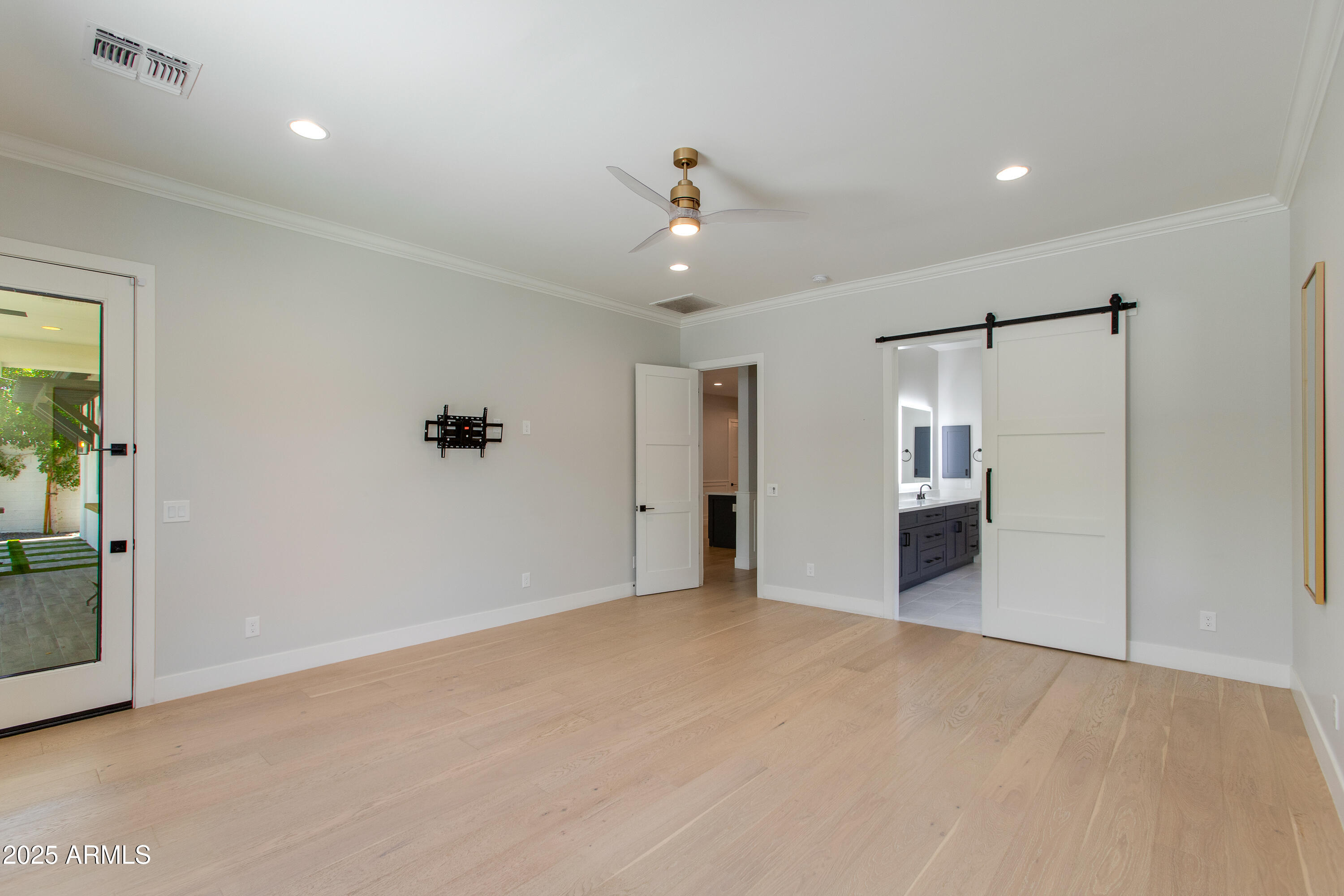 3802 E HIGHLAND Avenue