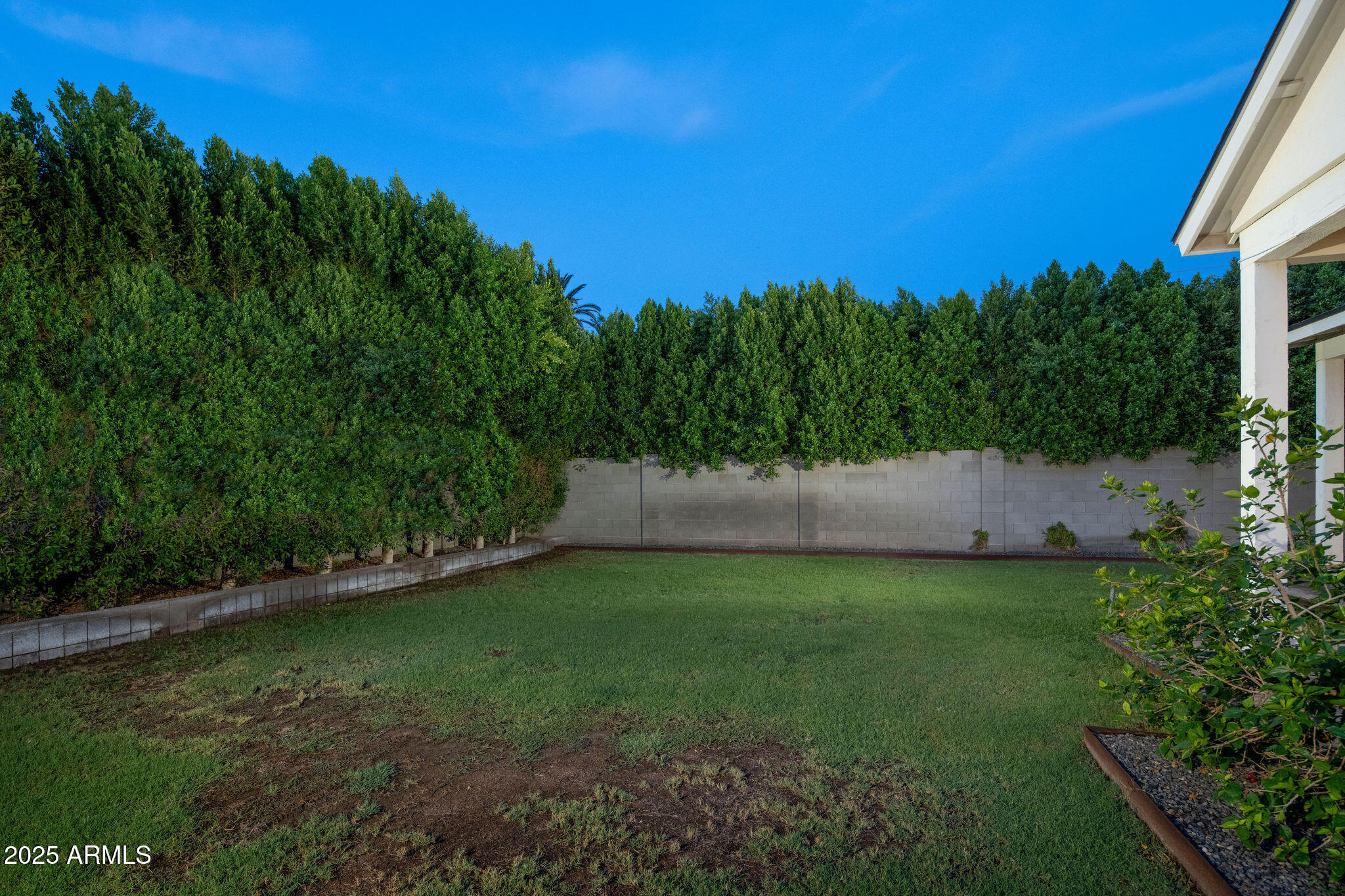 3538 E GLENROSA Avenue