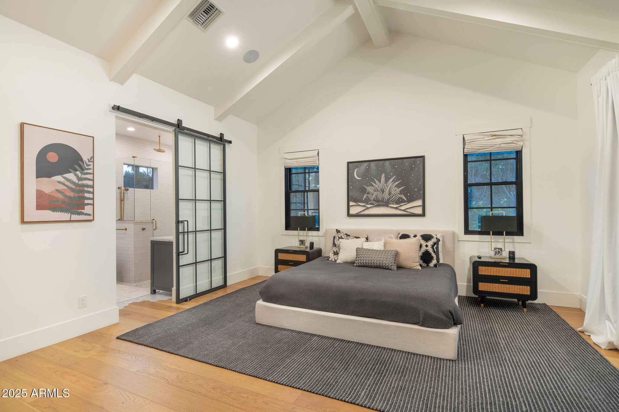 3538 E GLENROSA Avenue