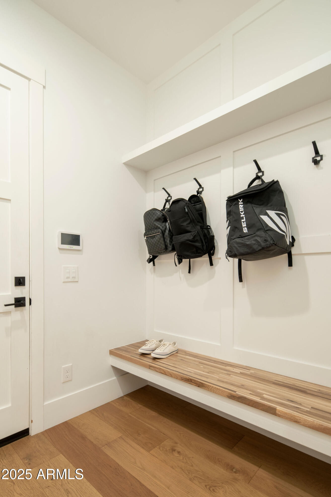 3538 E GLENROSA Avenue