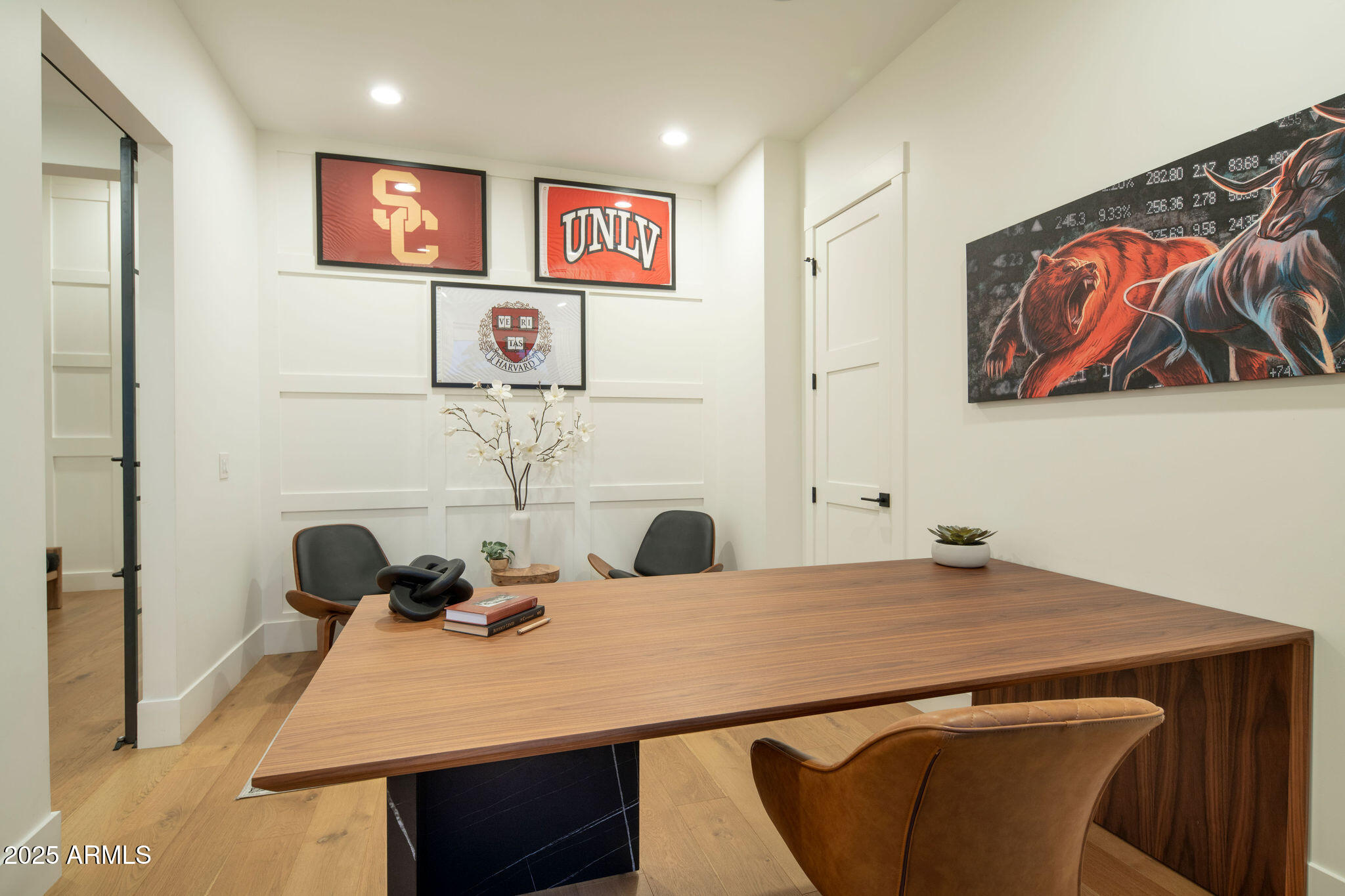 3538 E GLENROSA Avenue