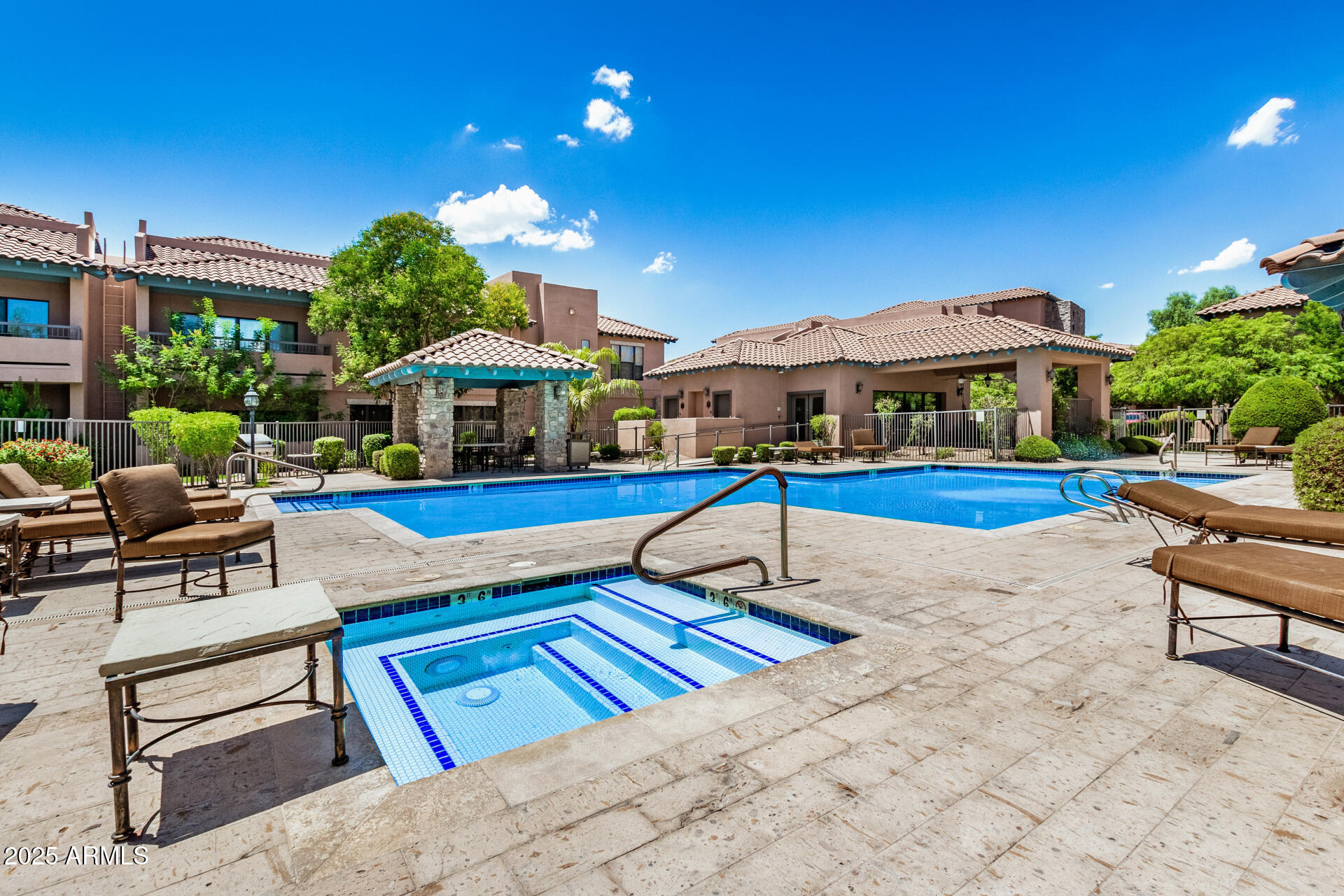 20660 N 40TH Street, 2056