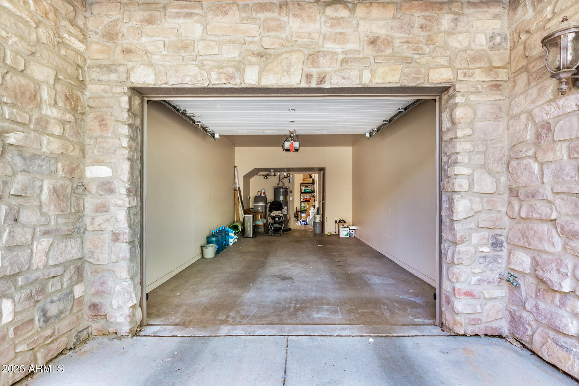 20660 N 40TH Street, 2056