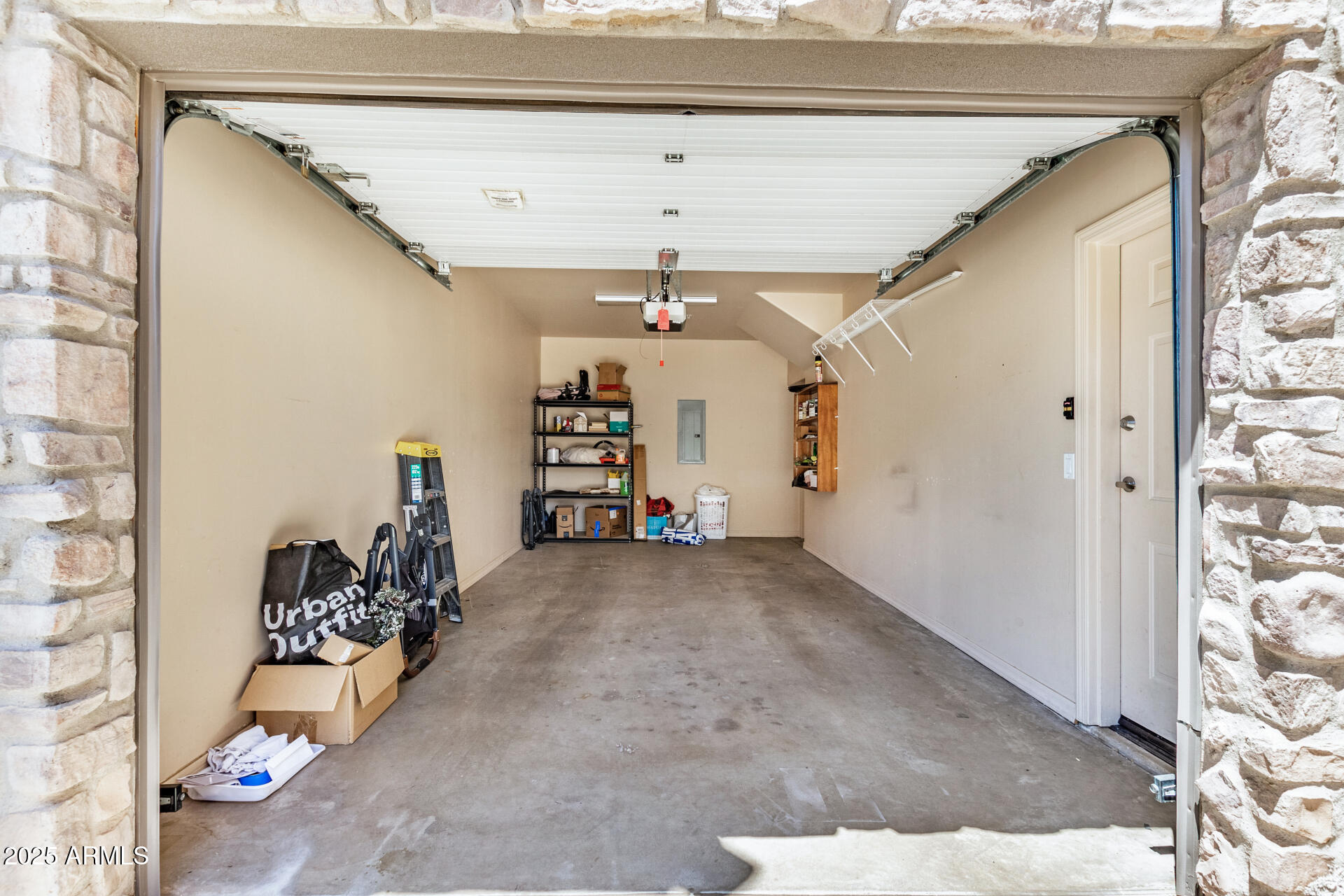 20660 N 40TH Street, 2056