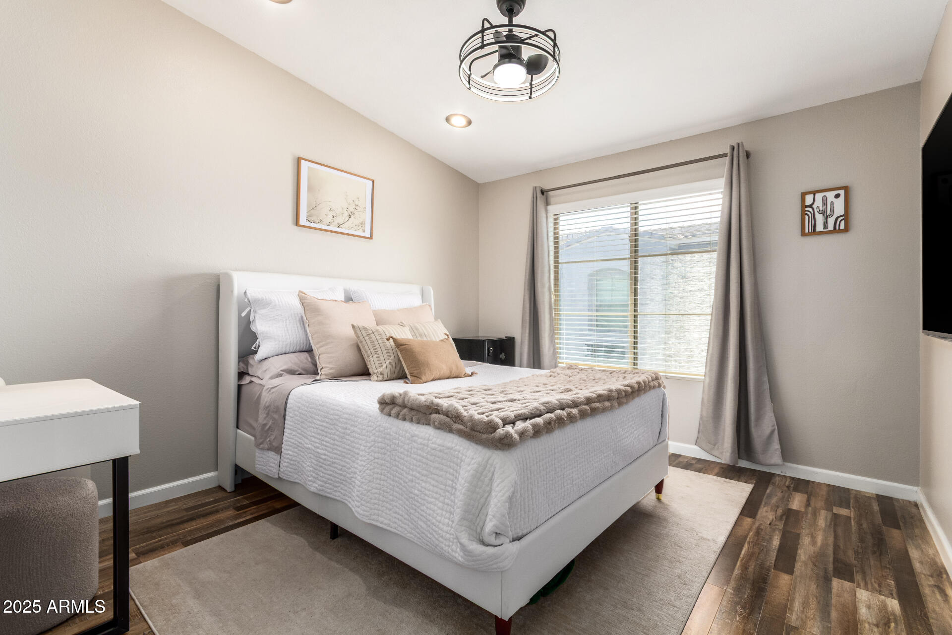 2401 E RIO SALADO Parkway 1196