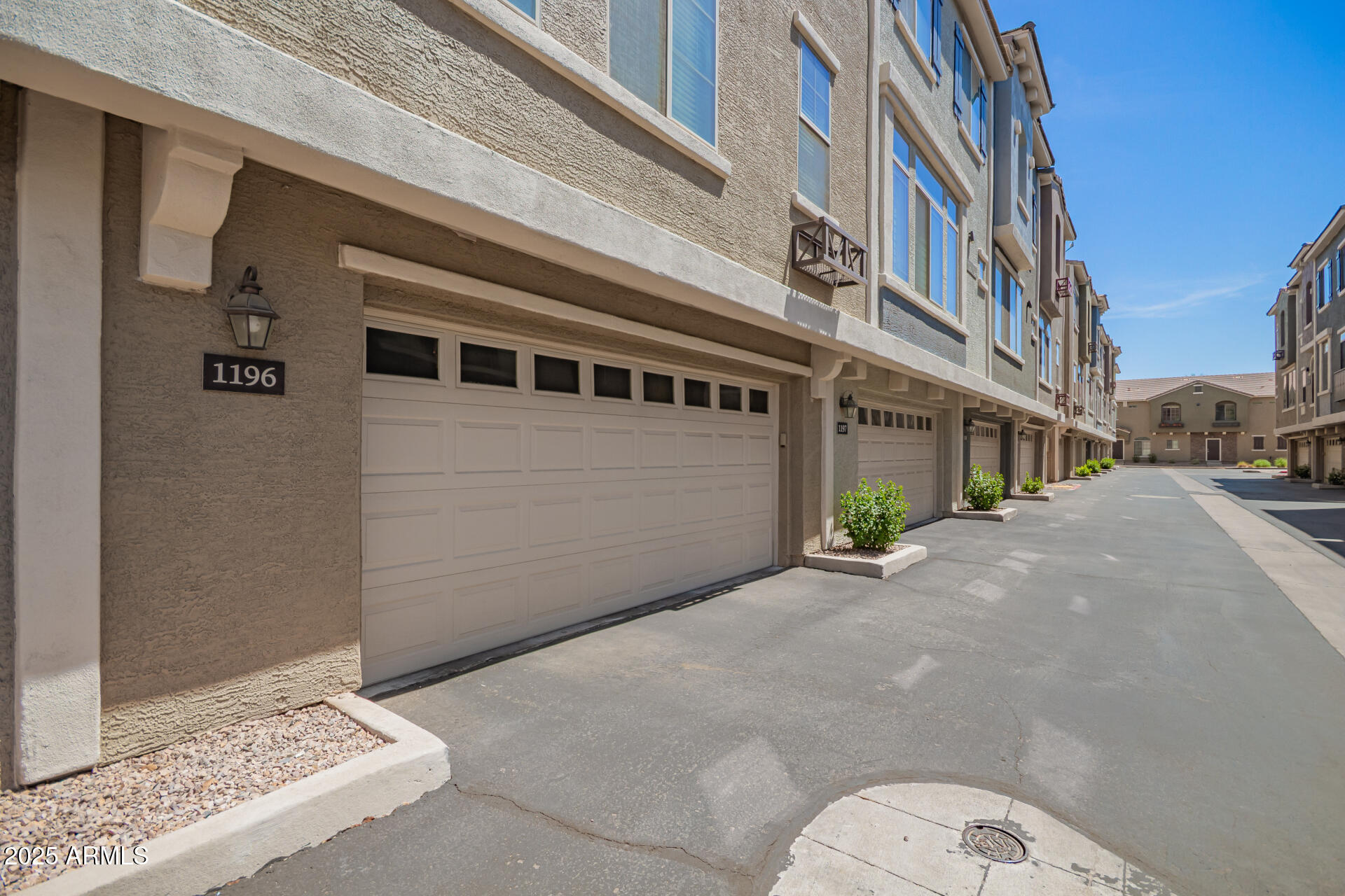 2401 E RIO SALADO Parkway 1196