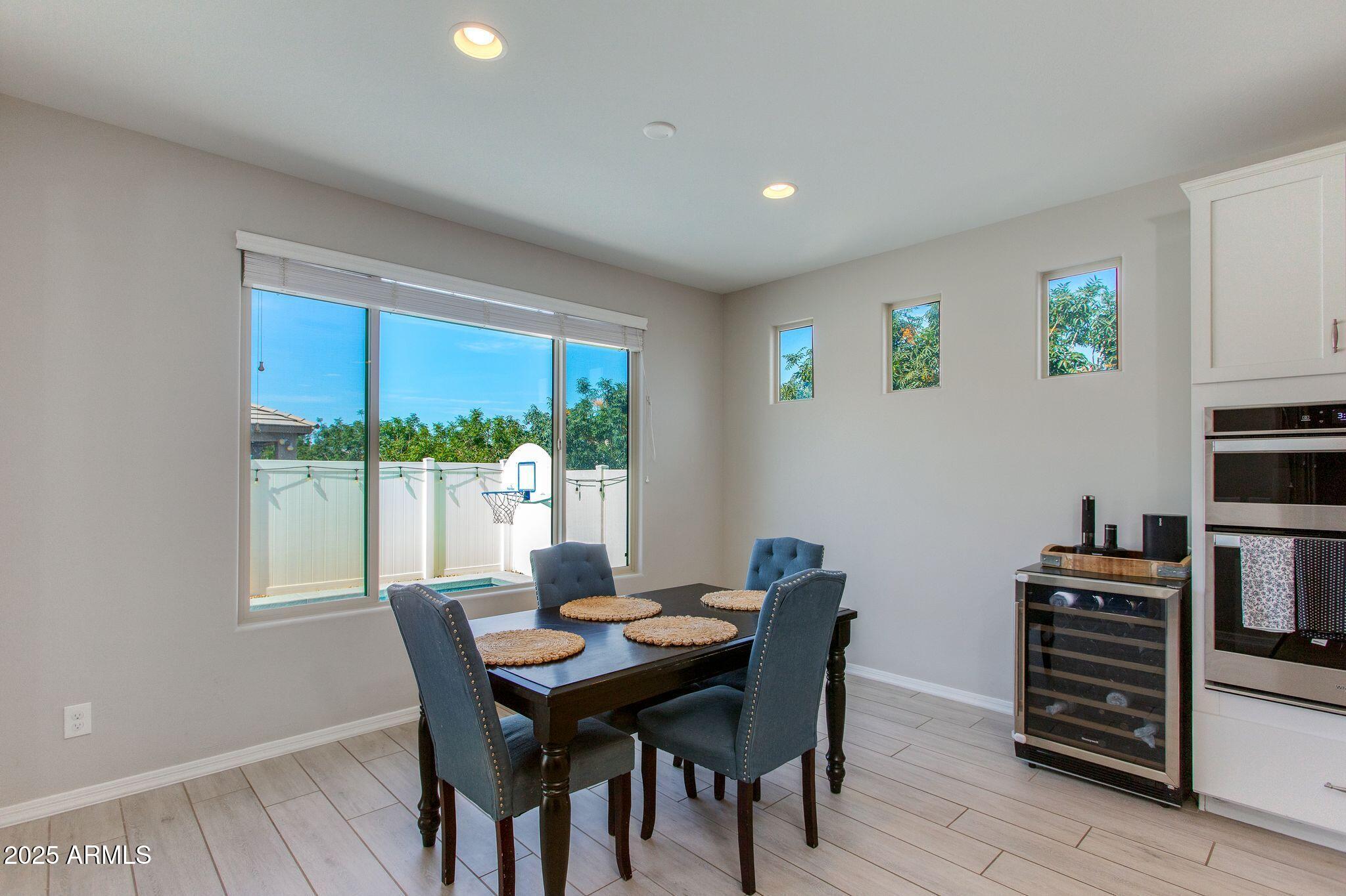 2528 E ALTA VISTA Road