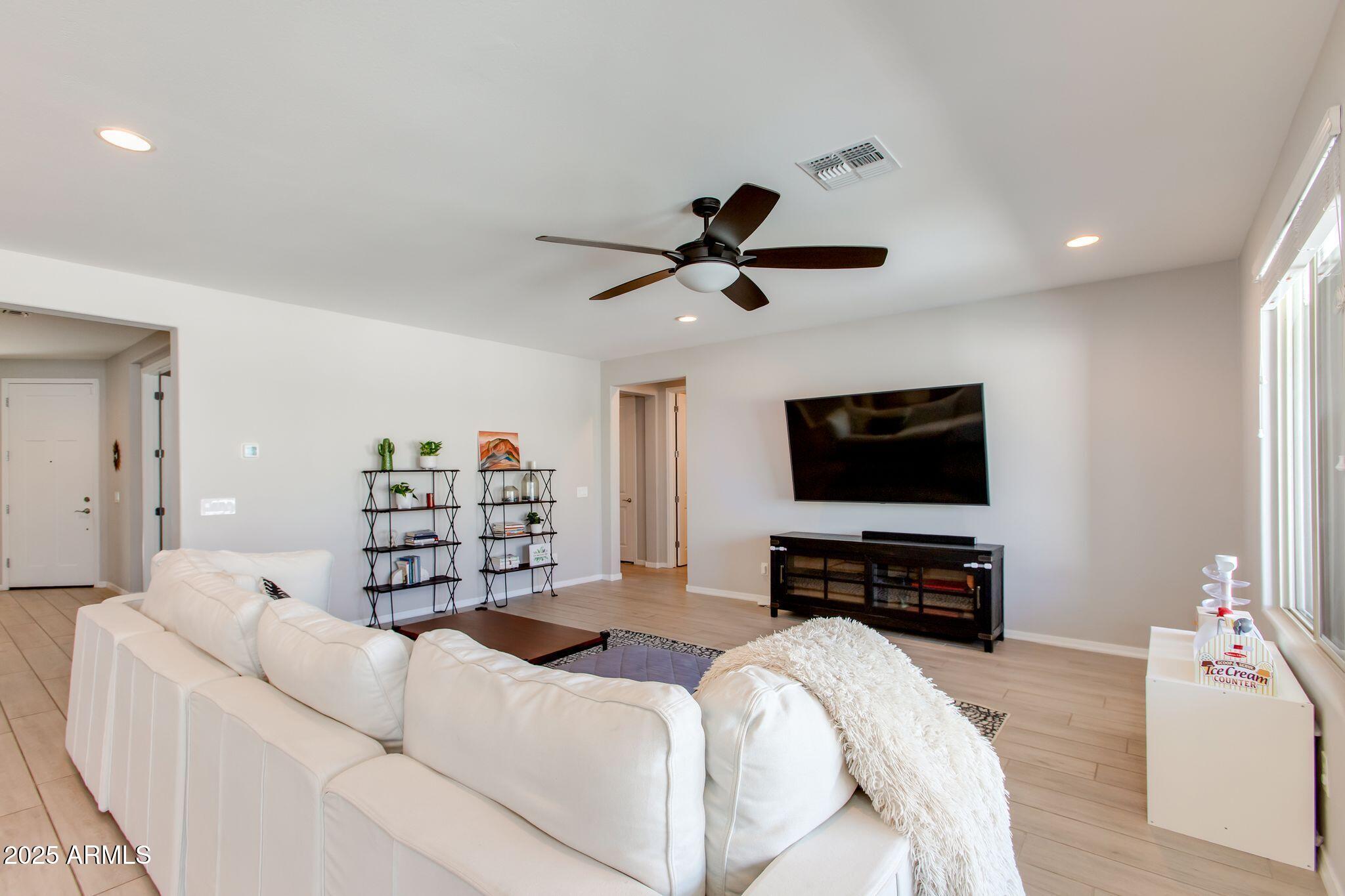 2528 E ALTA VISTA Road