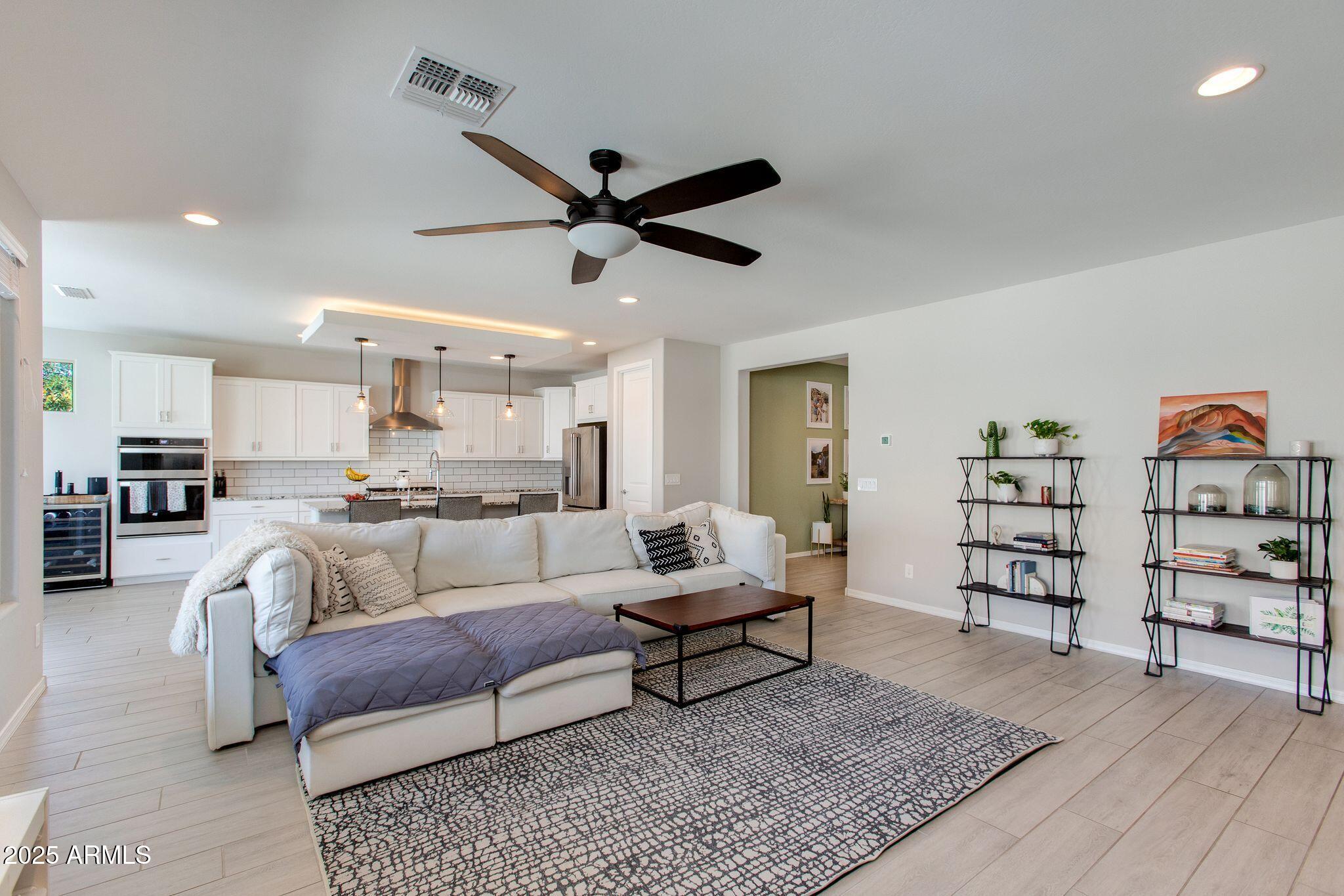 2528 E ALTA VISTA Road