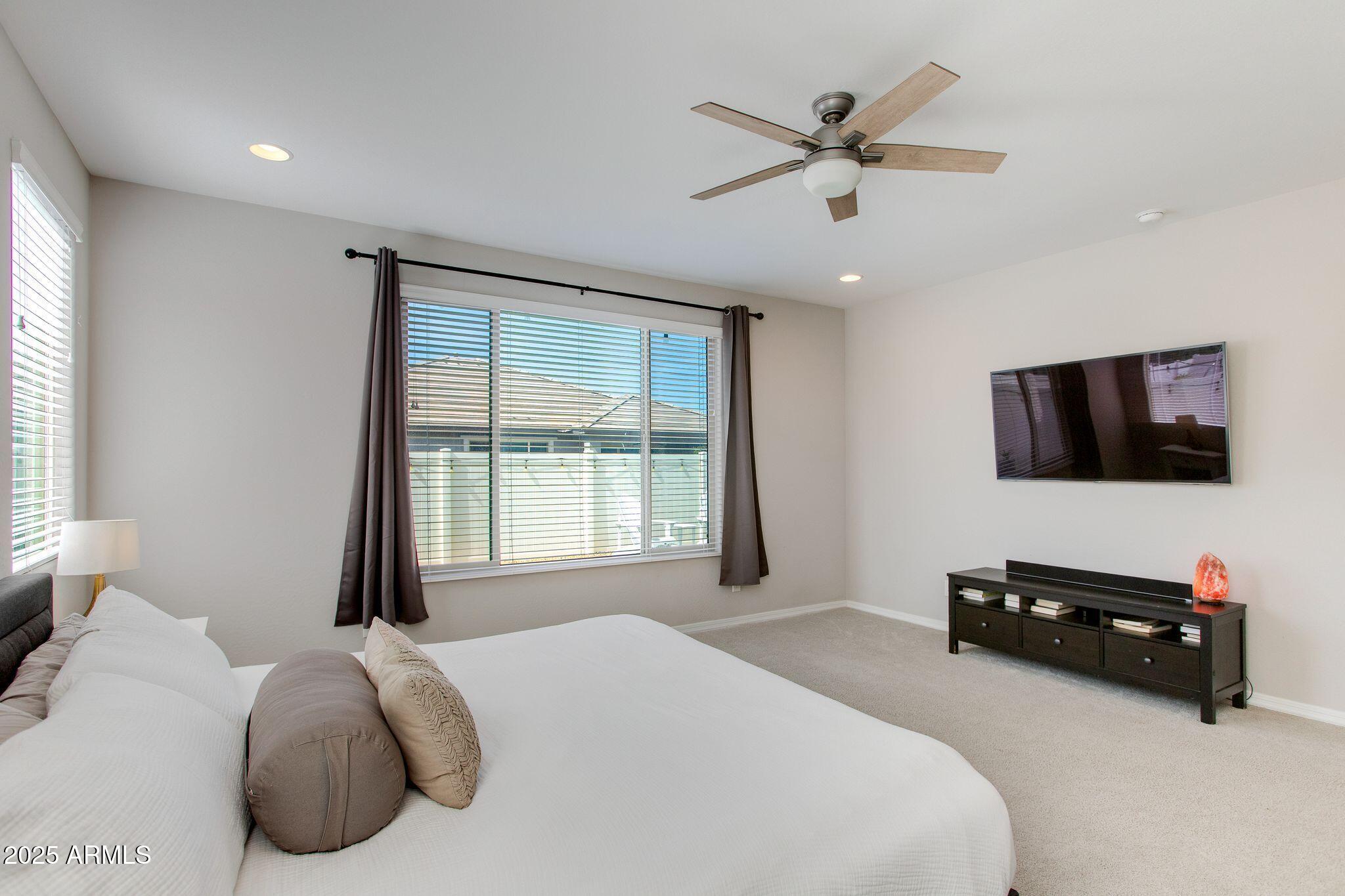 2528 E ALTA VISTA Road