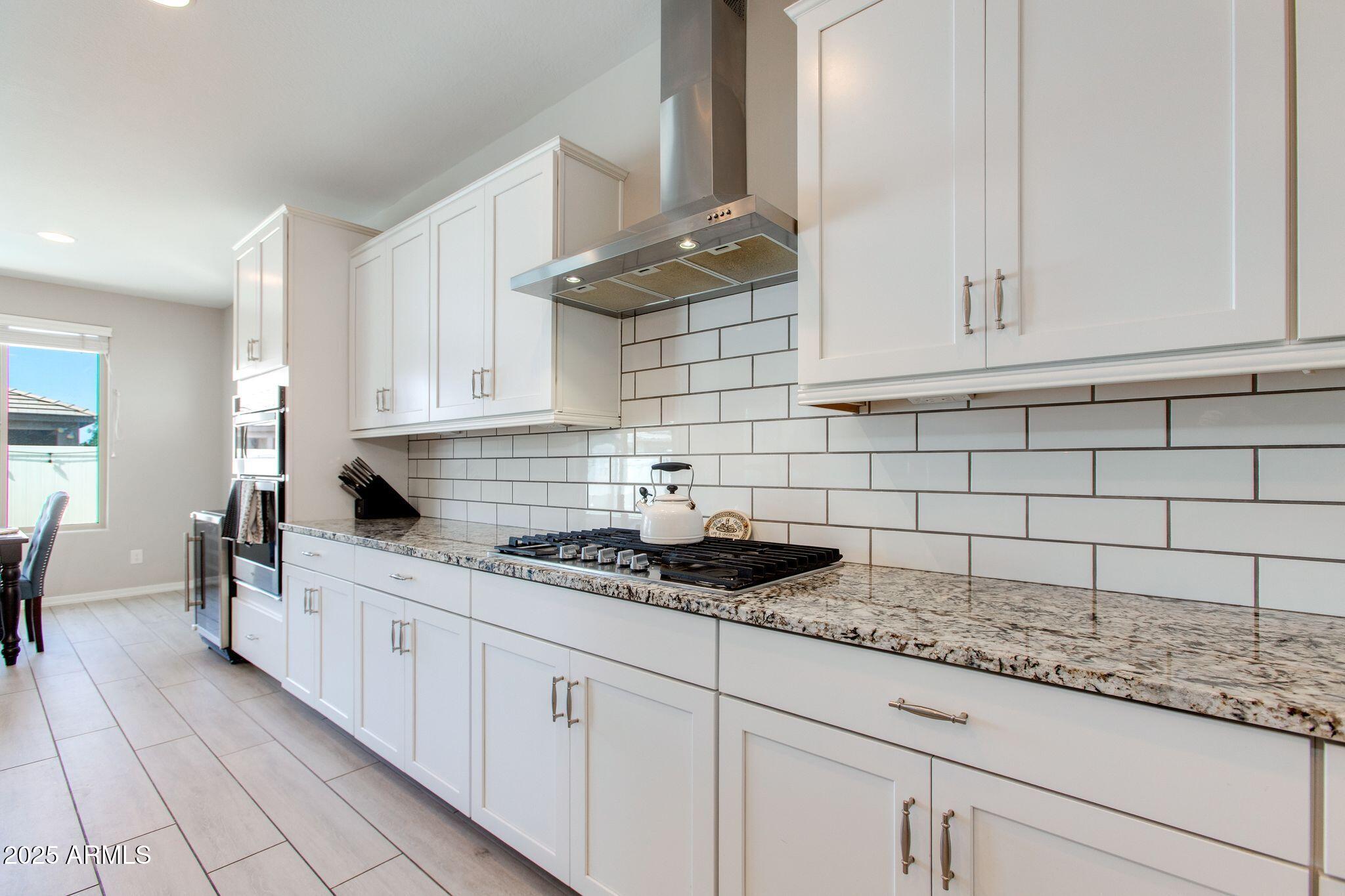 2528 E ALTA VISTA Road