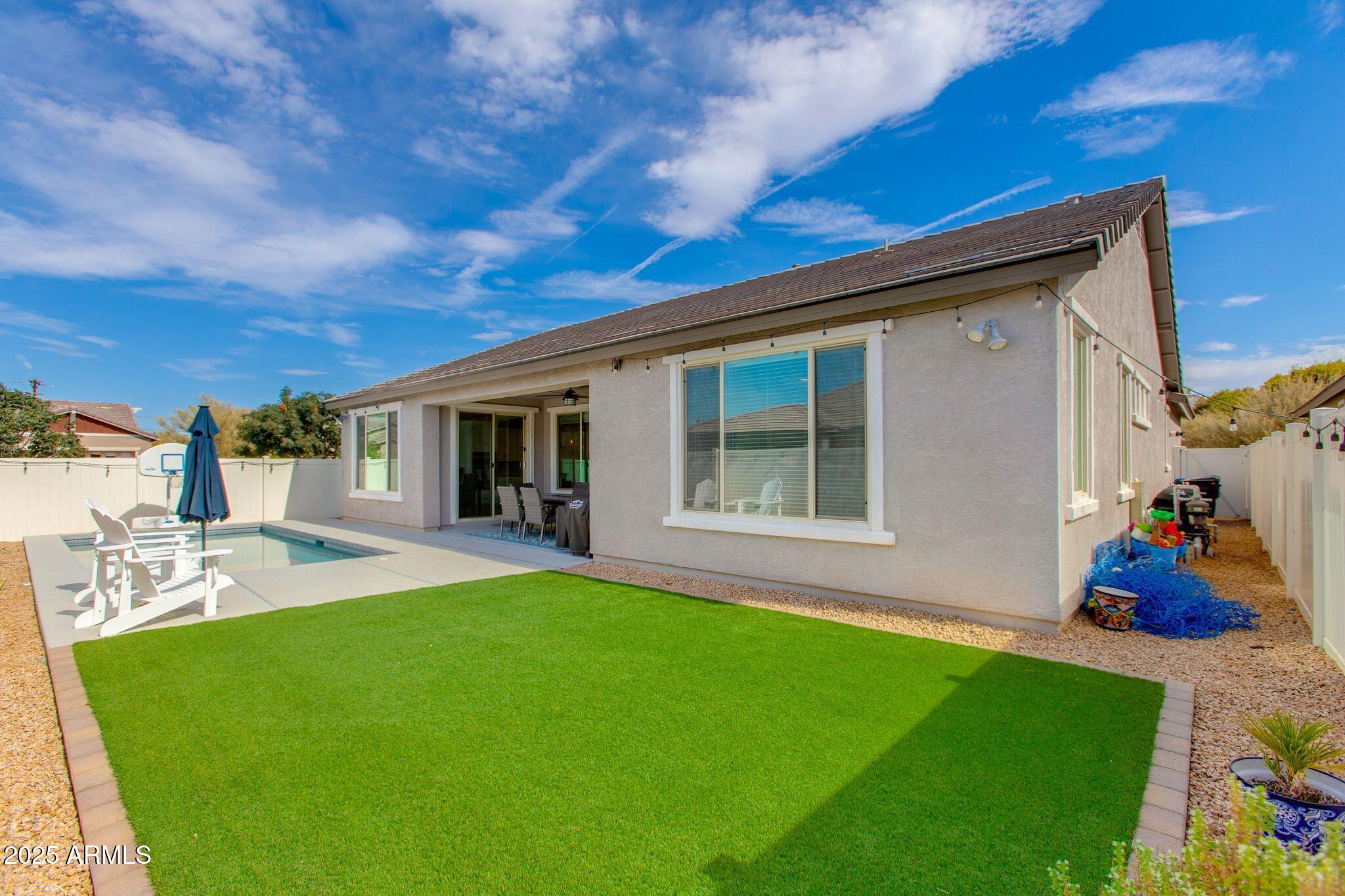 2528 E ALTA VISTA Road